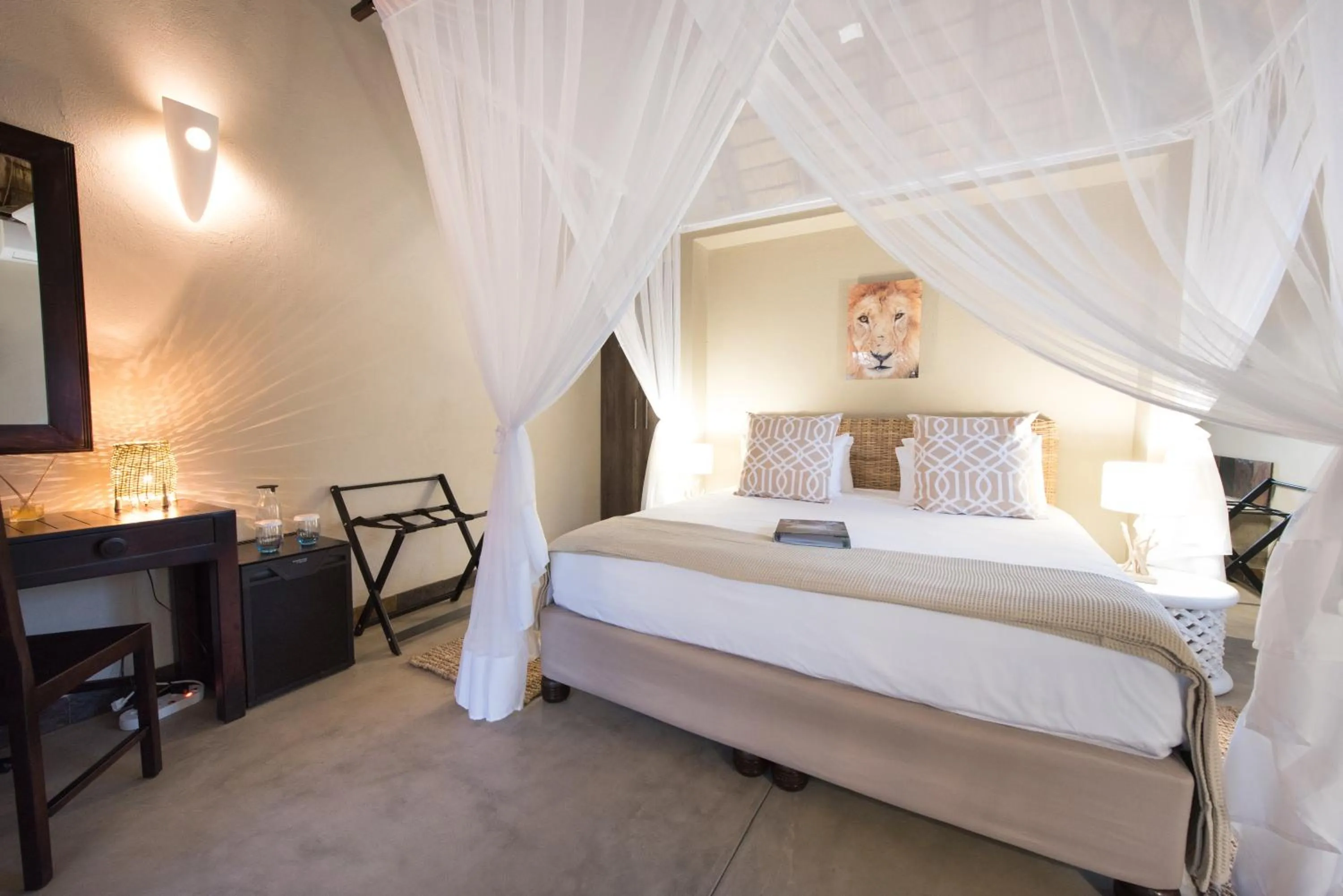 Photo of the whole room, Bed in Bushbaby River Lodge