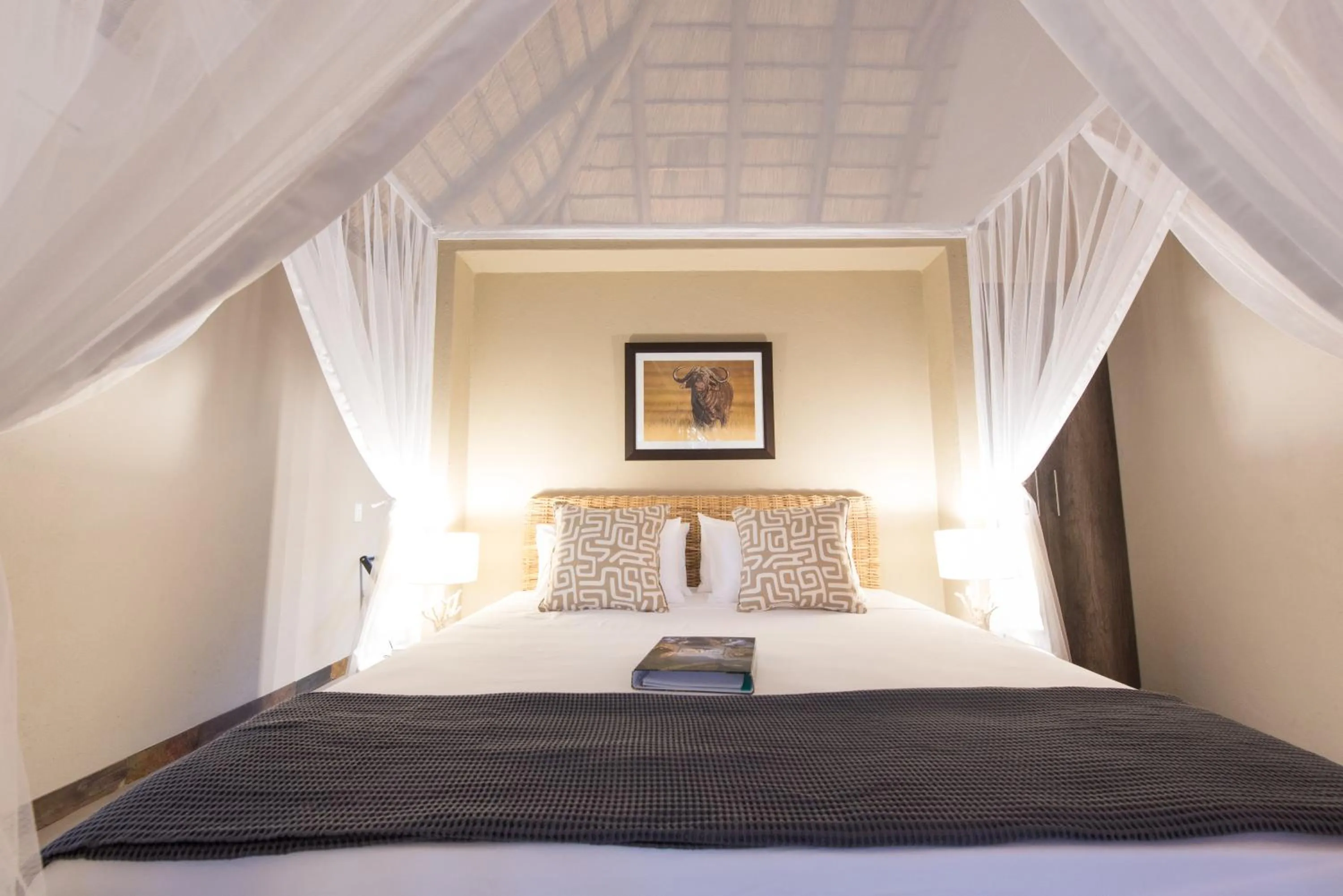 Decorative detail, Bed in Bushbaby River Lodge