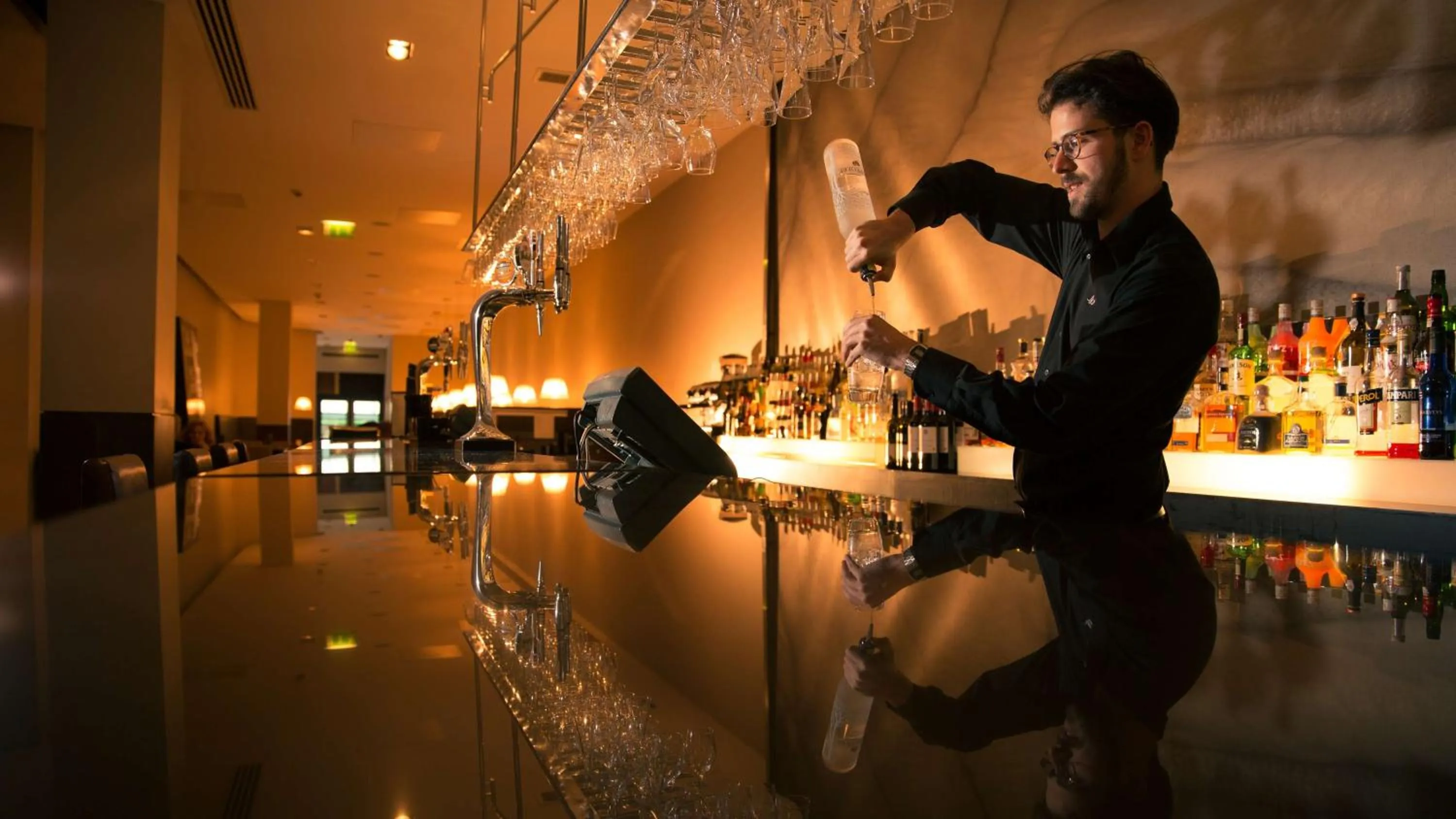 Restaurant/places to eat in Park Plaza Cardiff