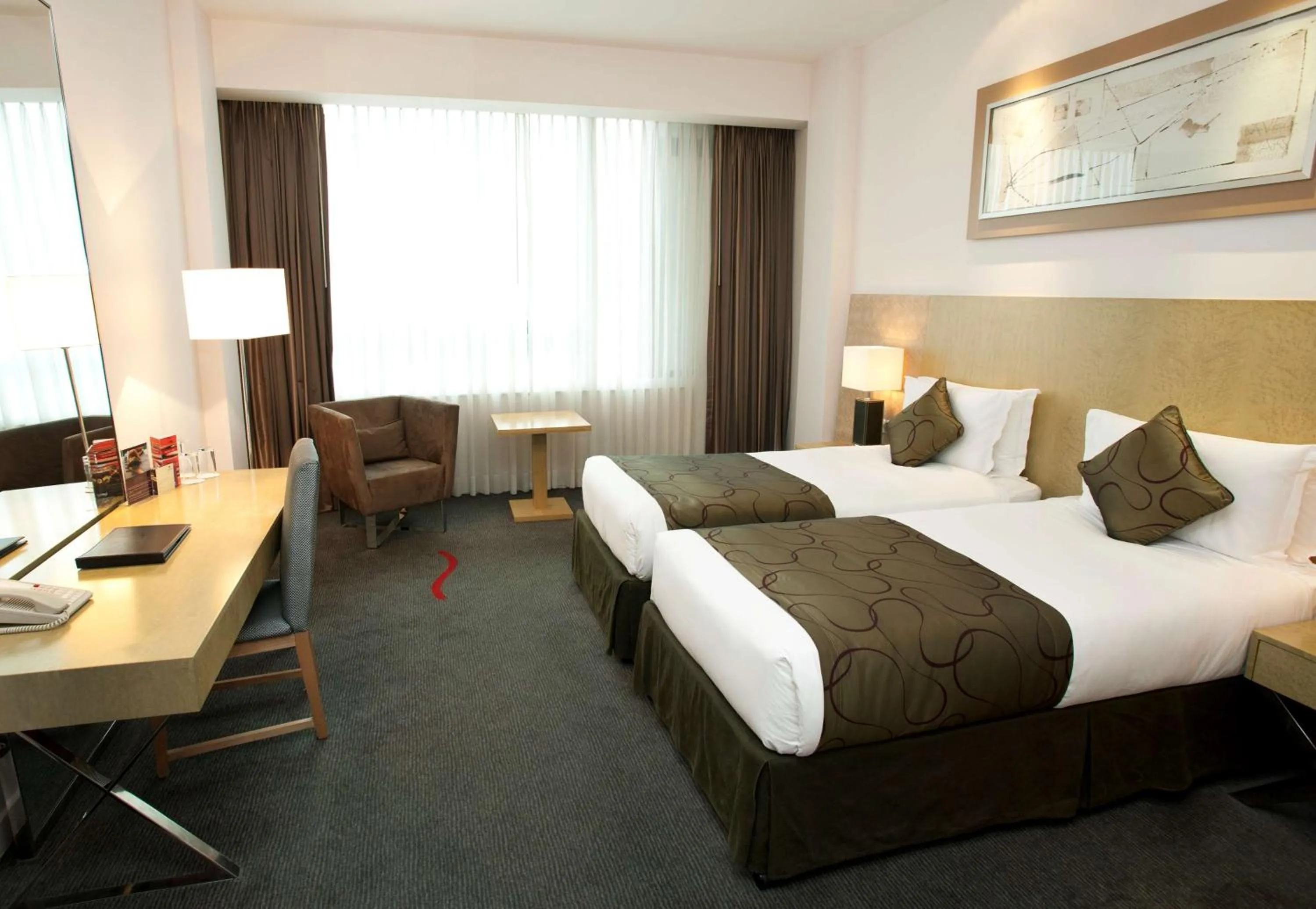 Bedroom, Bed in Park Plaza Cardiff