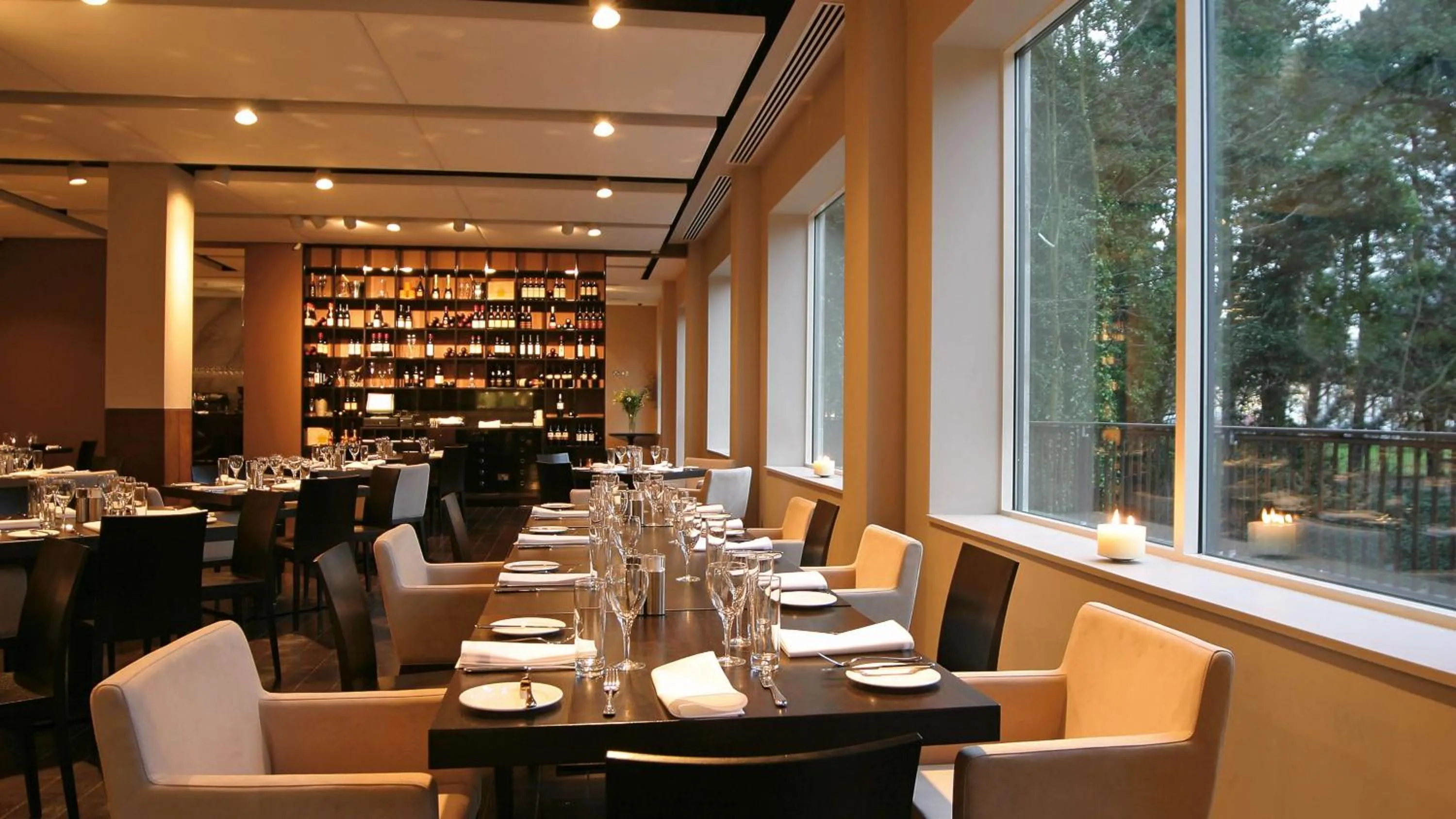 Restaurant/places to eat in Park Plaza Cardiff