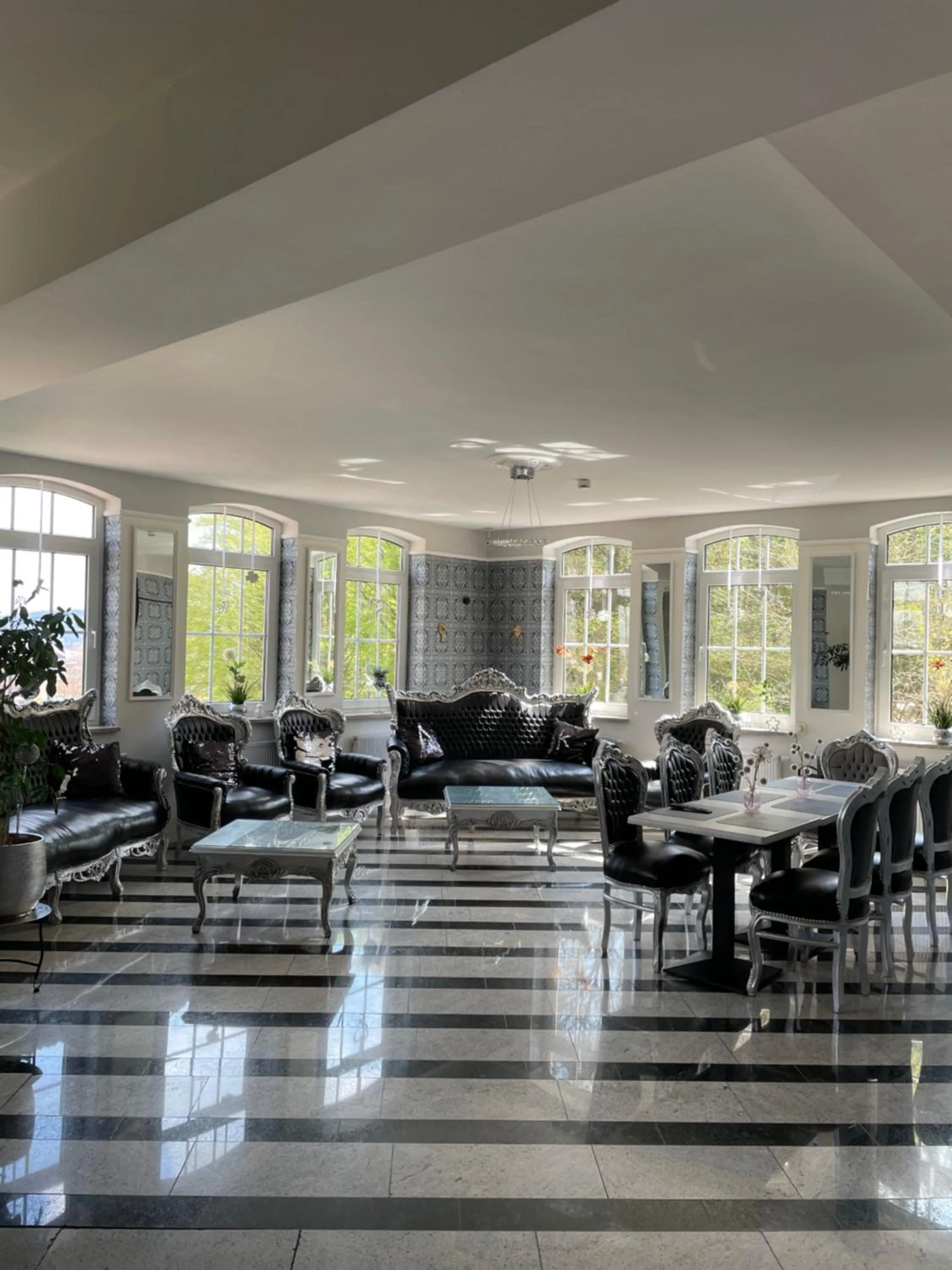 Lobby or reception in Hotel Hennesburg