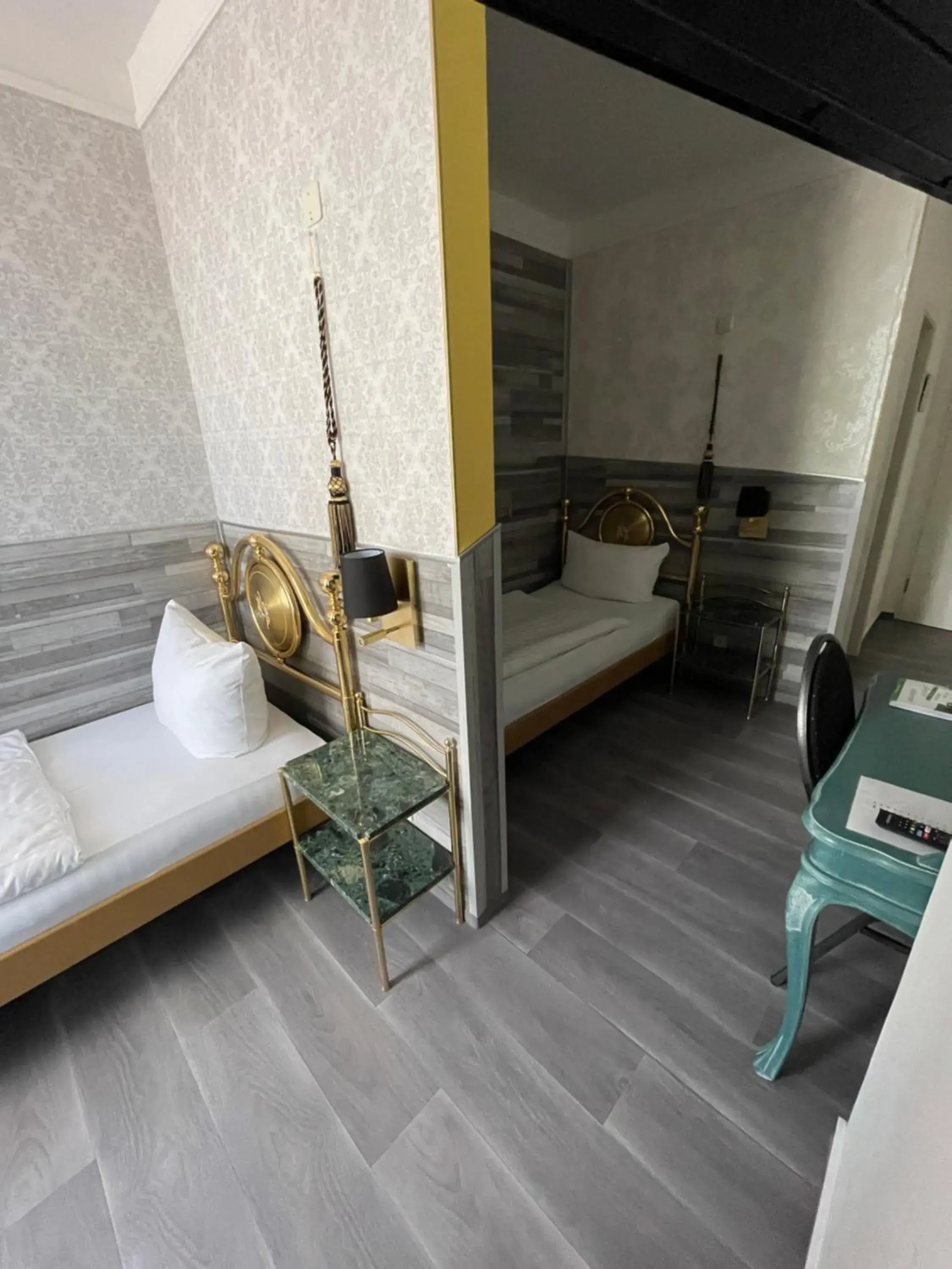 Twin Room with 2 separate Single Beds in Hotel Hennesburg Twin Room with 2 separate Single Beds in Hotel Hennesburg