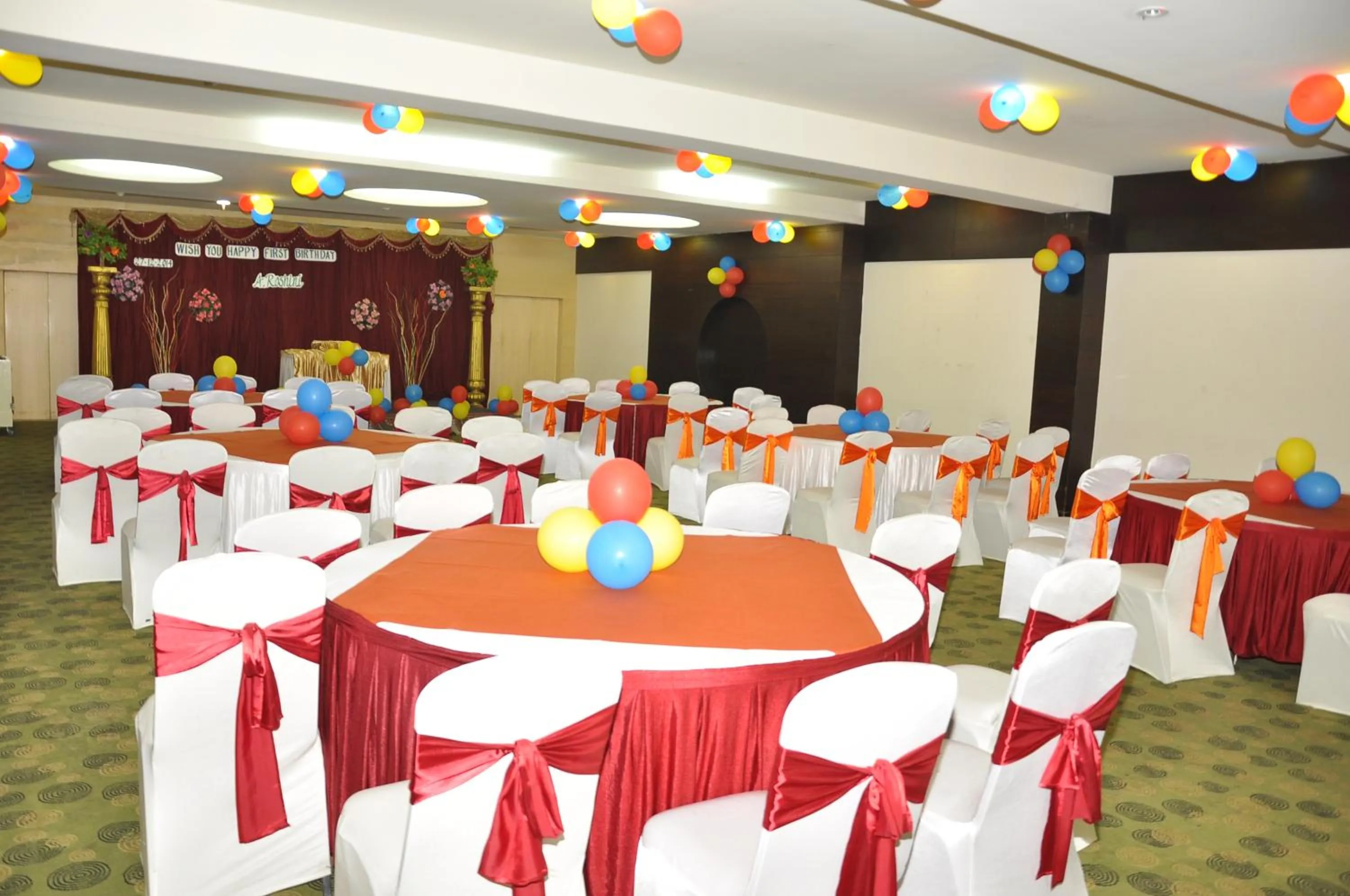 Restaurant/places to eat in GeeKay Millenniaa