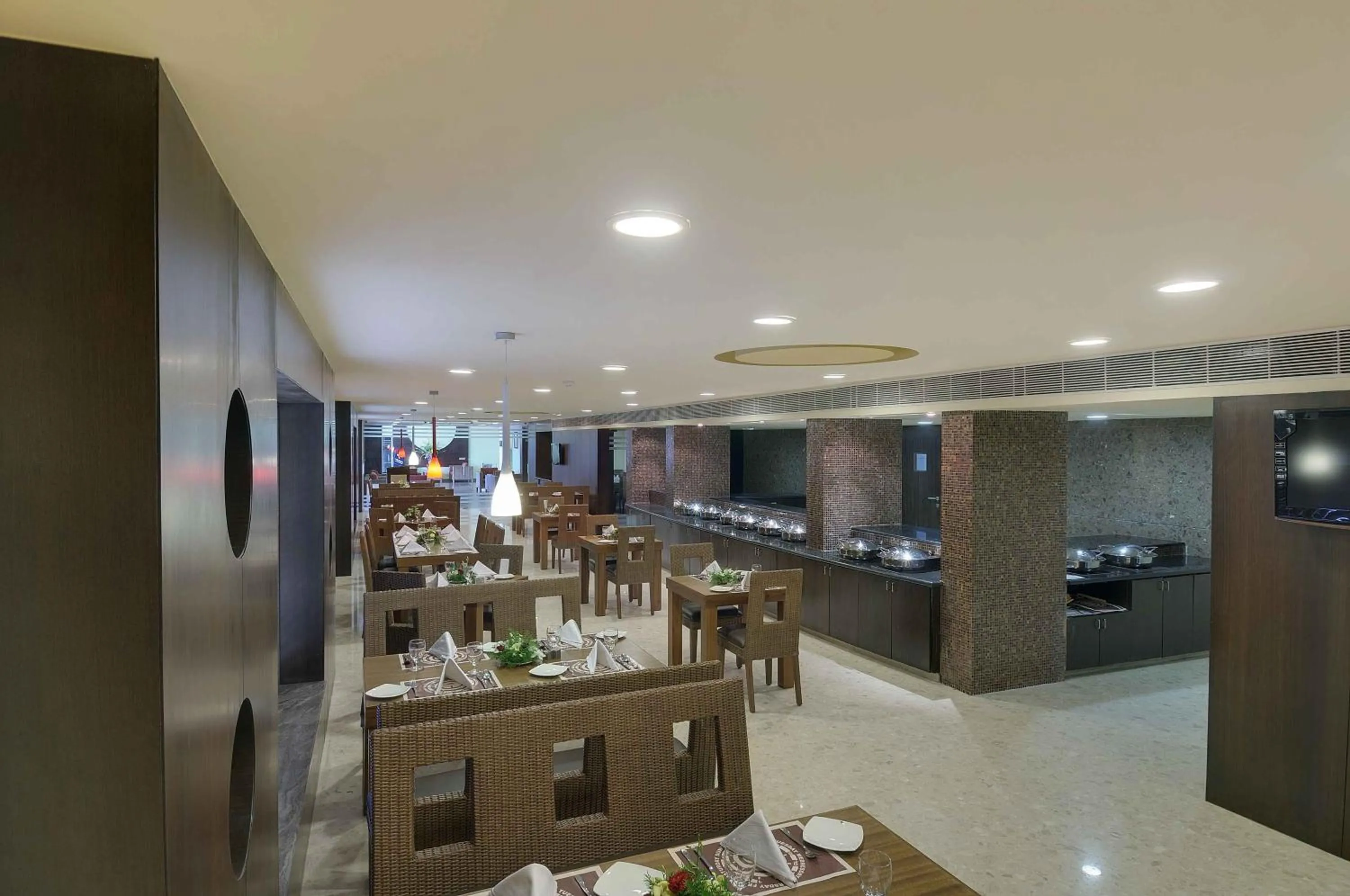 Restaurant/places to eat in GeeKay Millenniaa