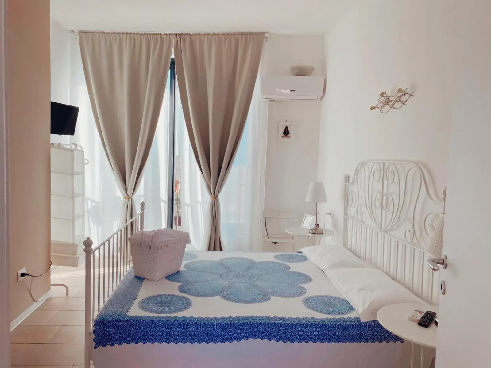 Double Room in Regina Margherita B&B Double Room in Regina Margherita B&B