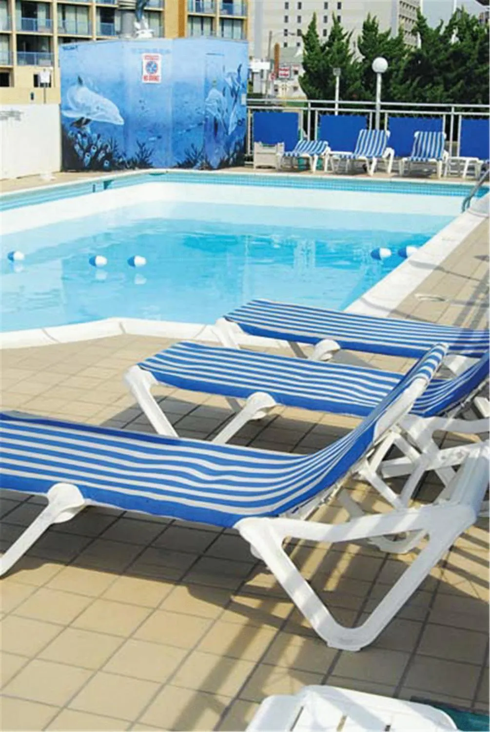 Swimming pool in The Schooner Inn