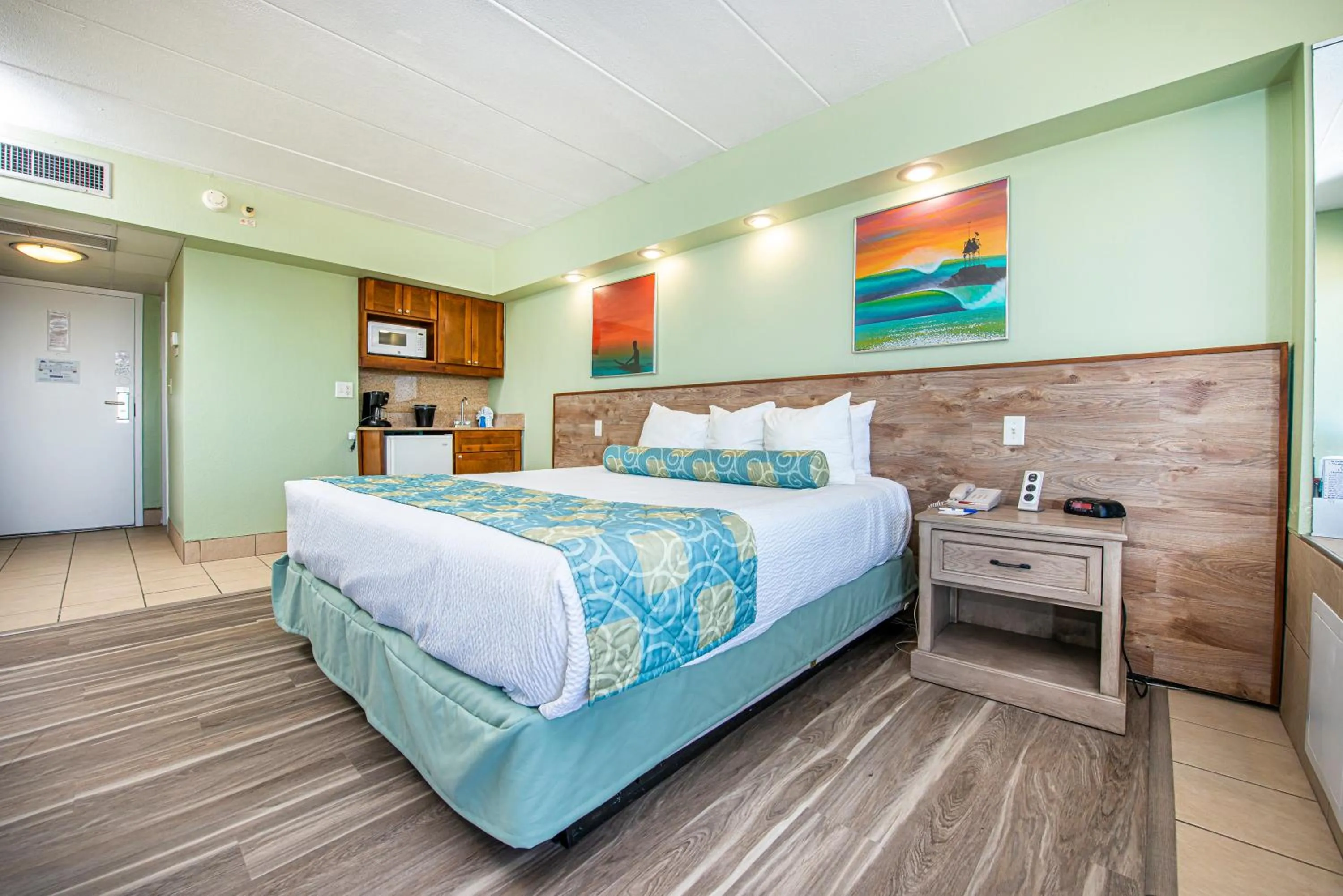 Bed in The Schooner Inn