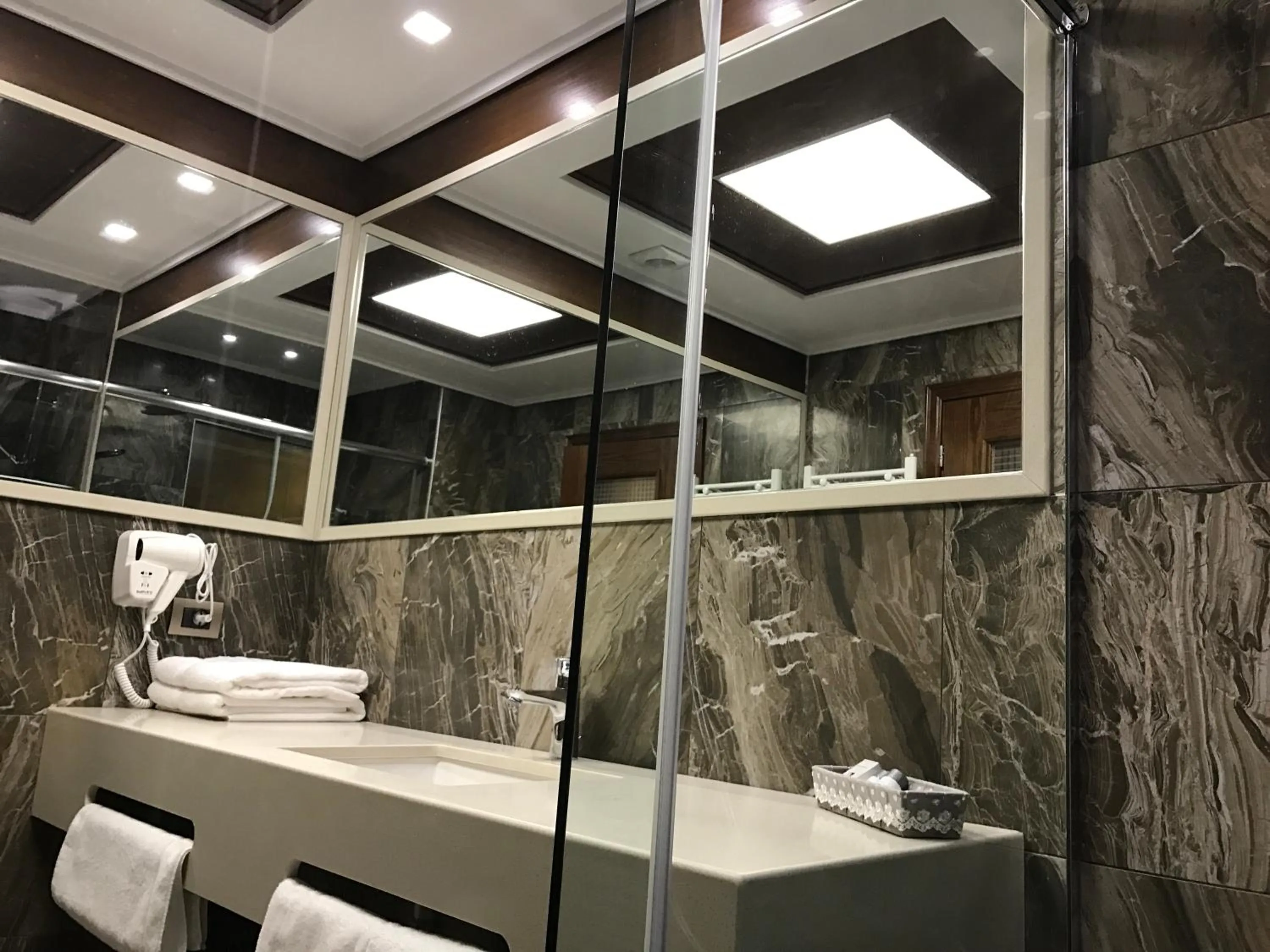 Shower in KERCULLA Resort