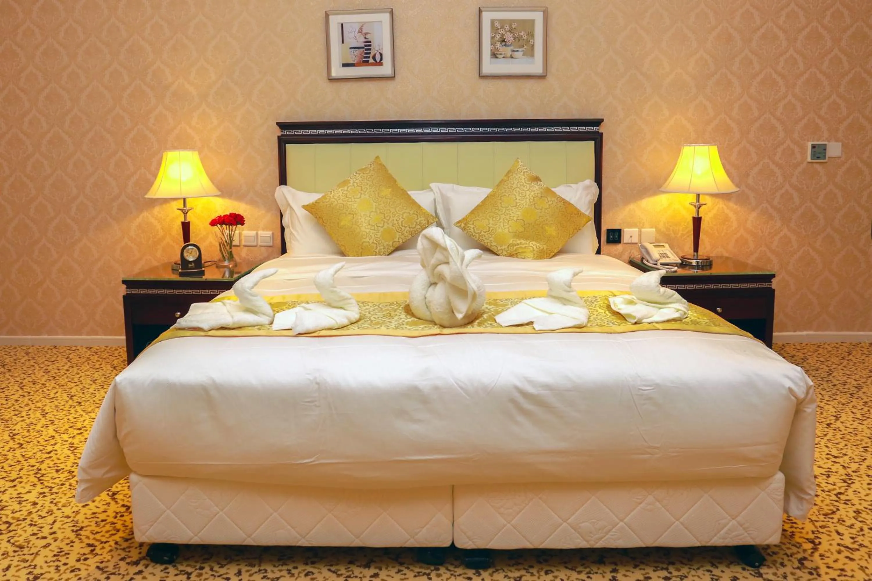 Bedroom, Bed in فندق هلا ان