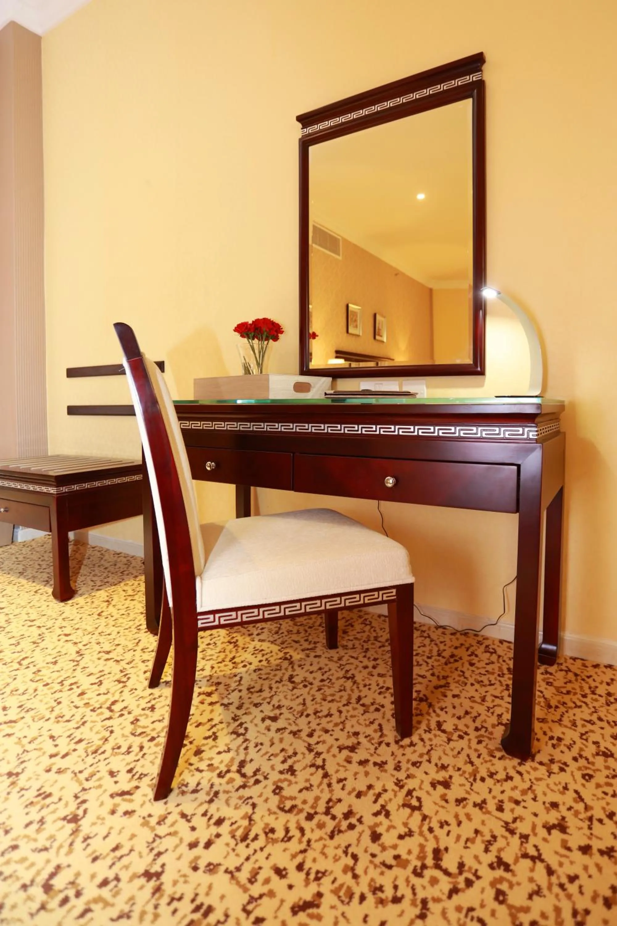 hair dresser in فندق هلا ان