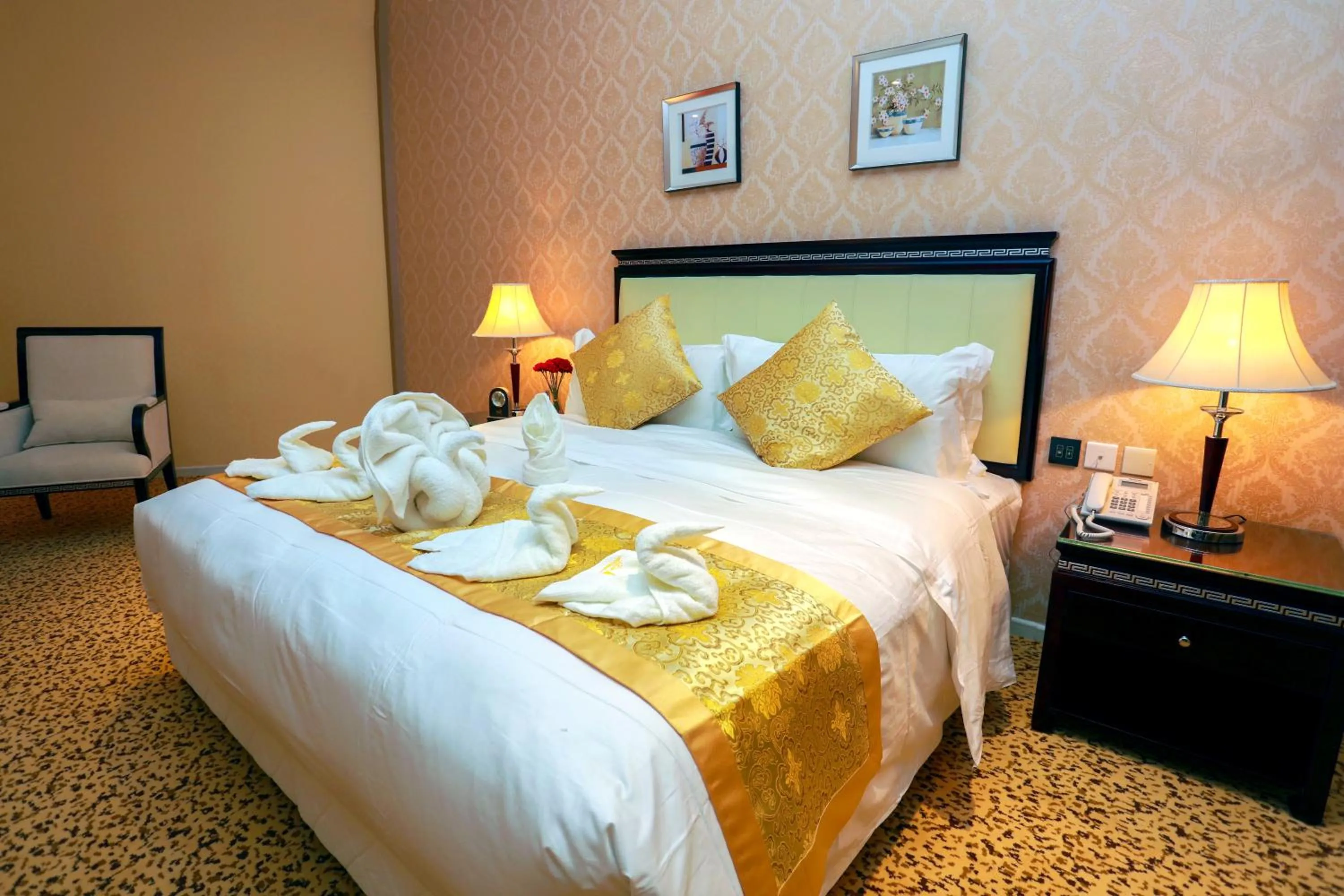 Bedroom, Bed in فندق هلا ان