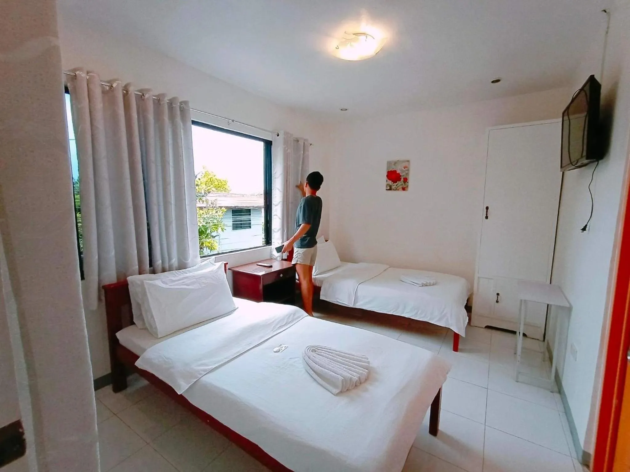 Bed in Luna Oslob Travellers Inn