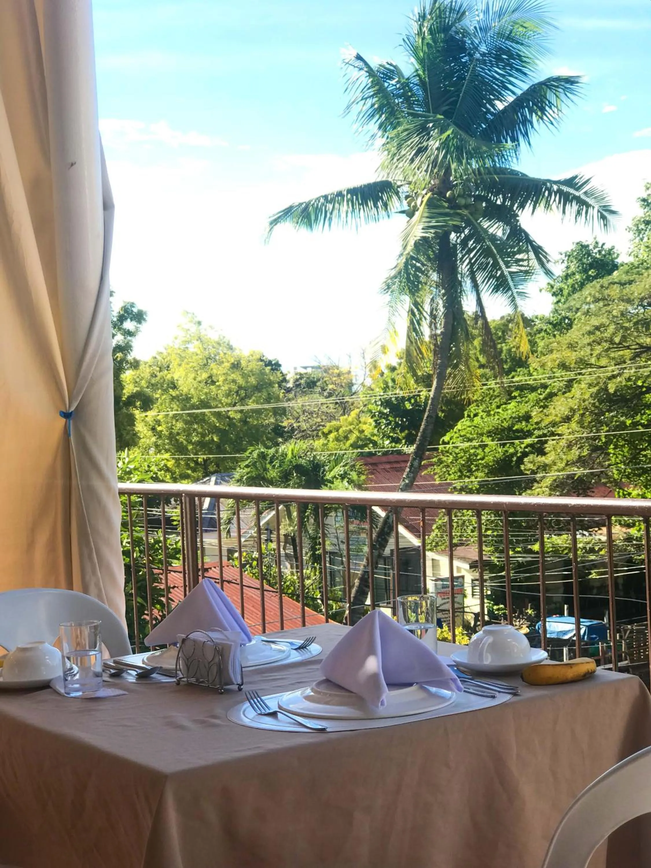 Balcony/Terrace in Luna Oslob Travellers Inn