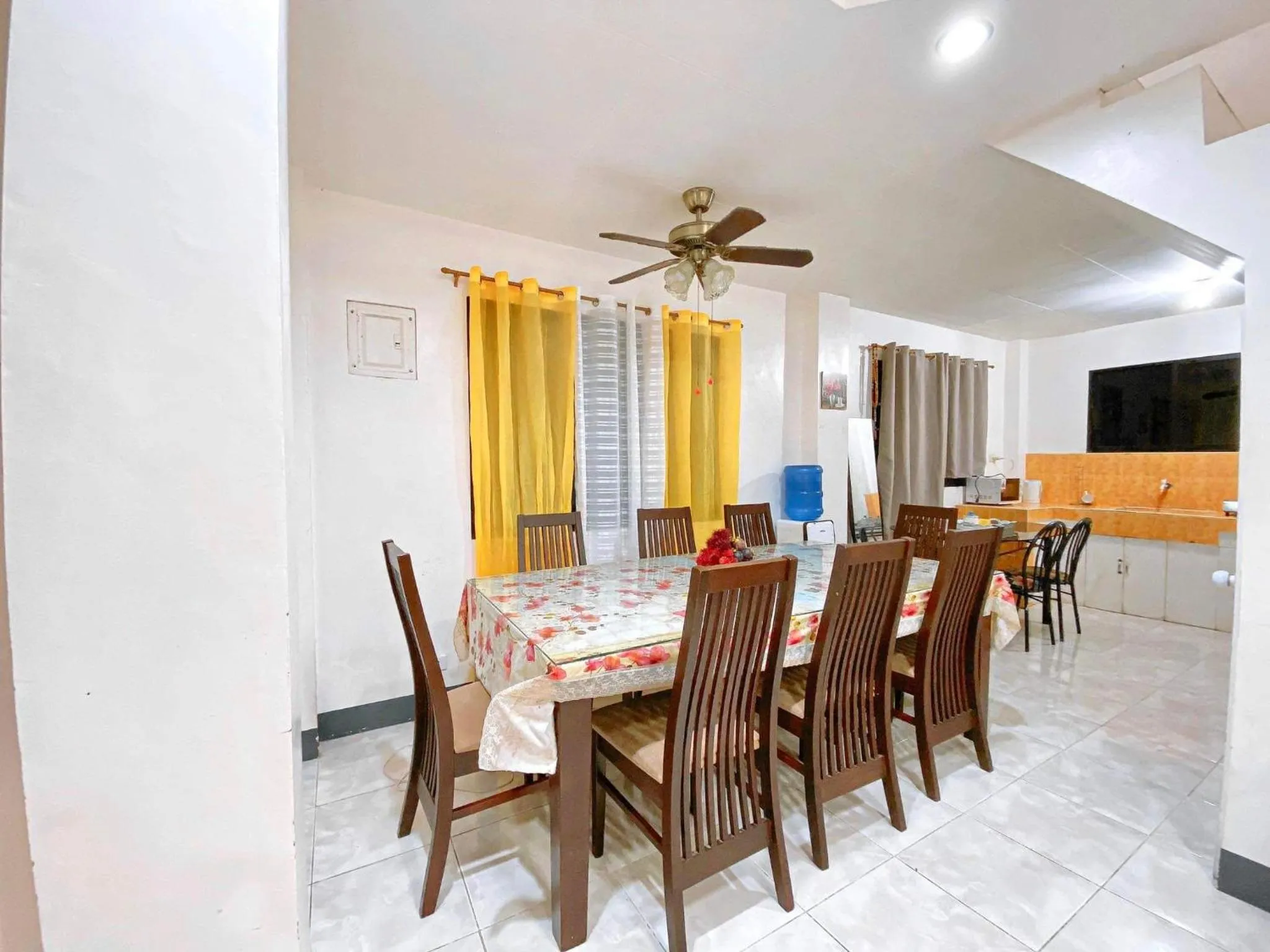 Living room in Luna Oslob Travellers Inn