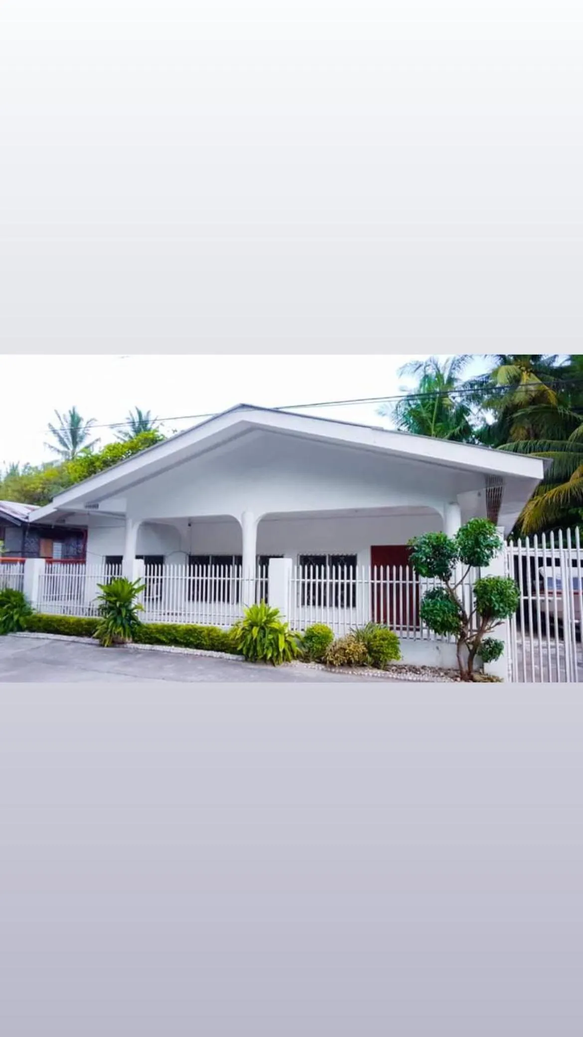 Property building in Luna Oslob Travellers Inn