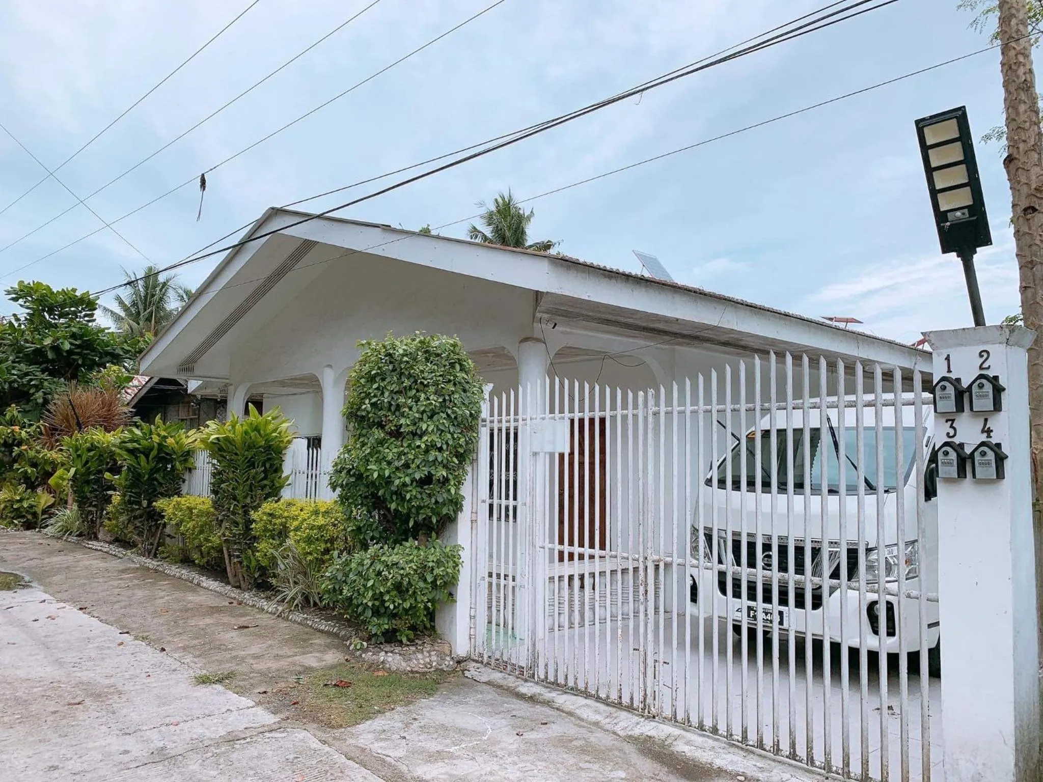 Property building in Luna Oslob Travellers Inn