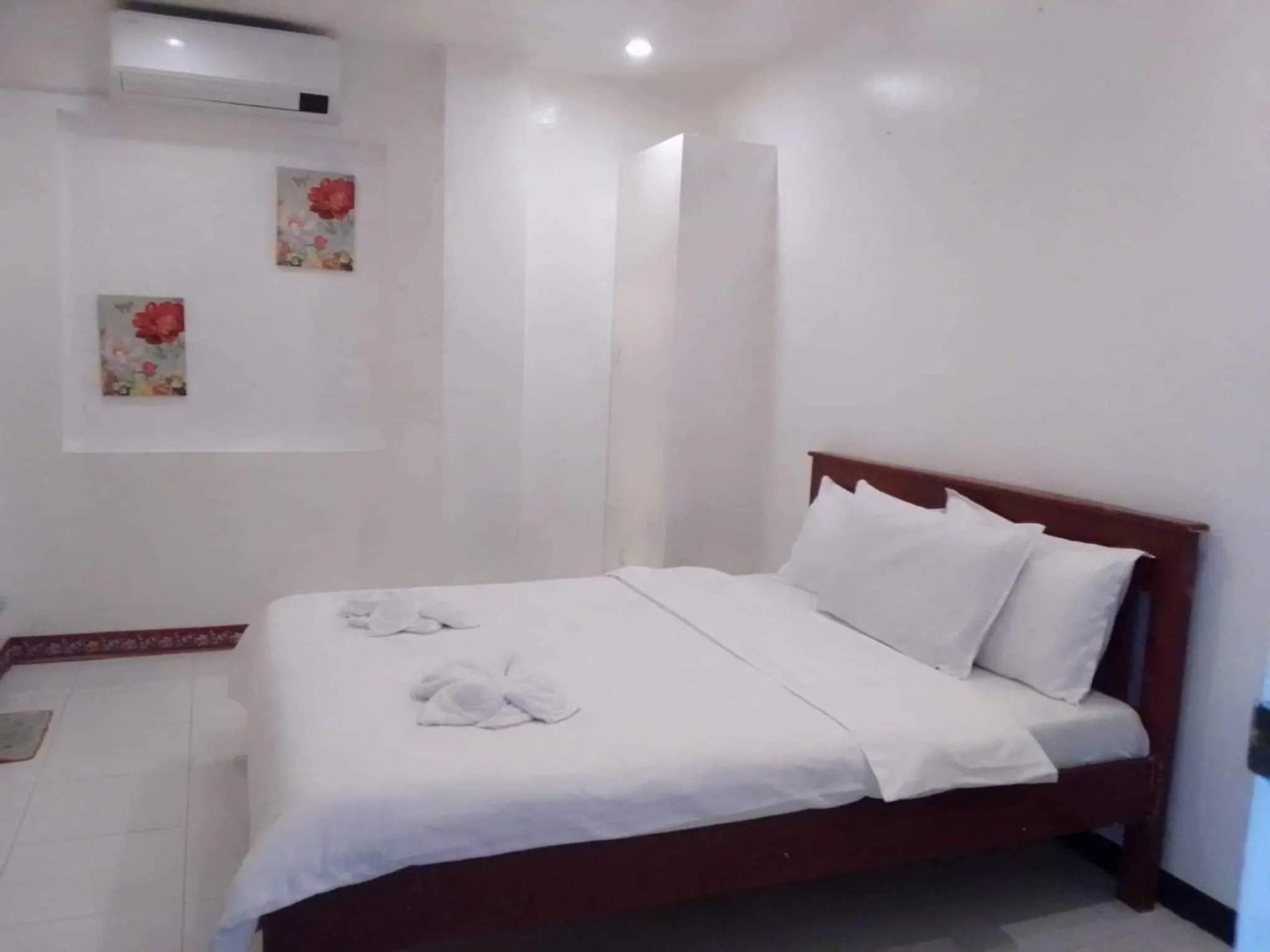 Bed in Luna Oslob Travellers Inn