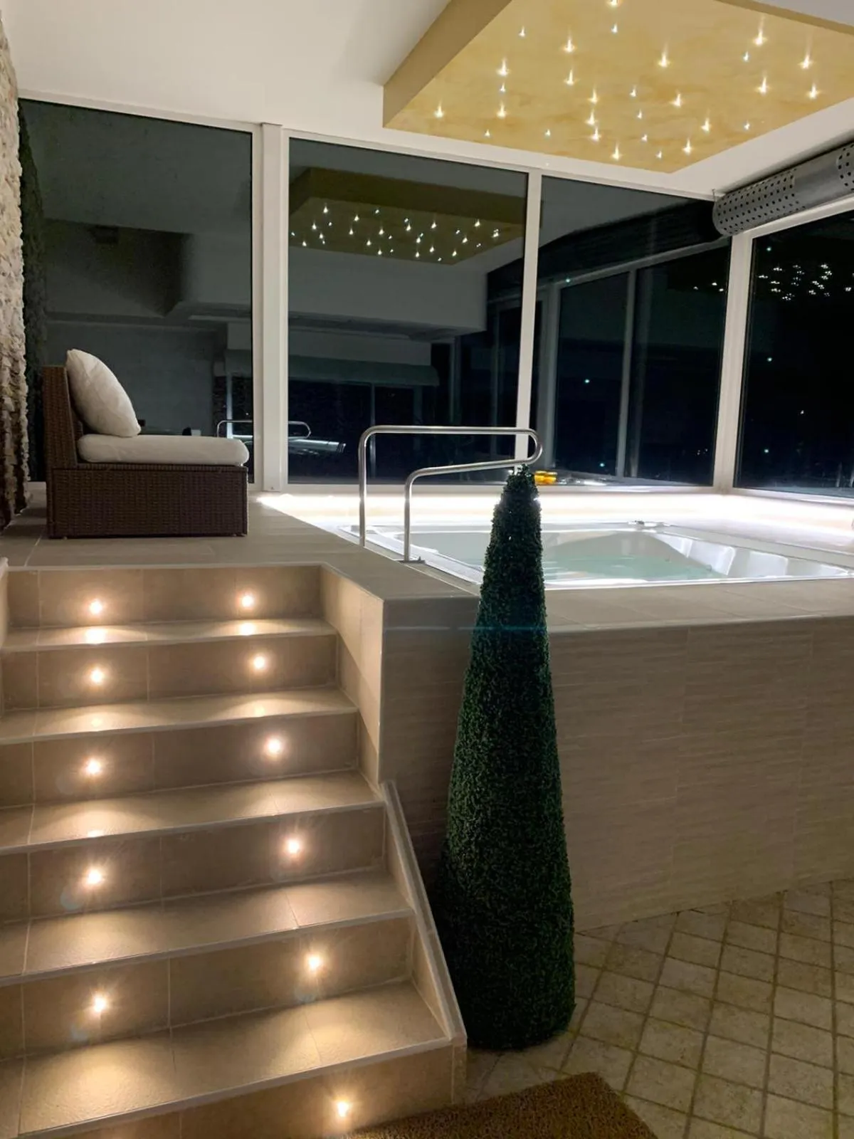 Hot Tub in Villa Susanna Degli Ulivi - Resort & Spa