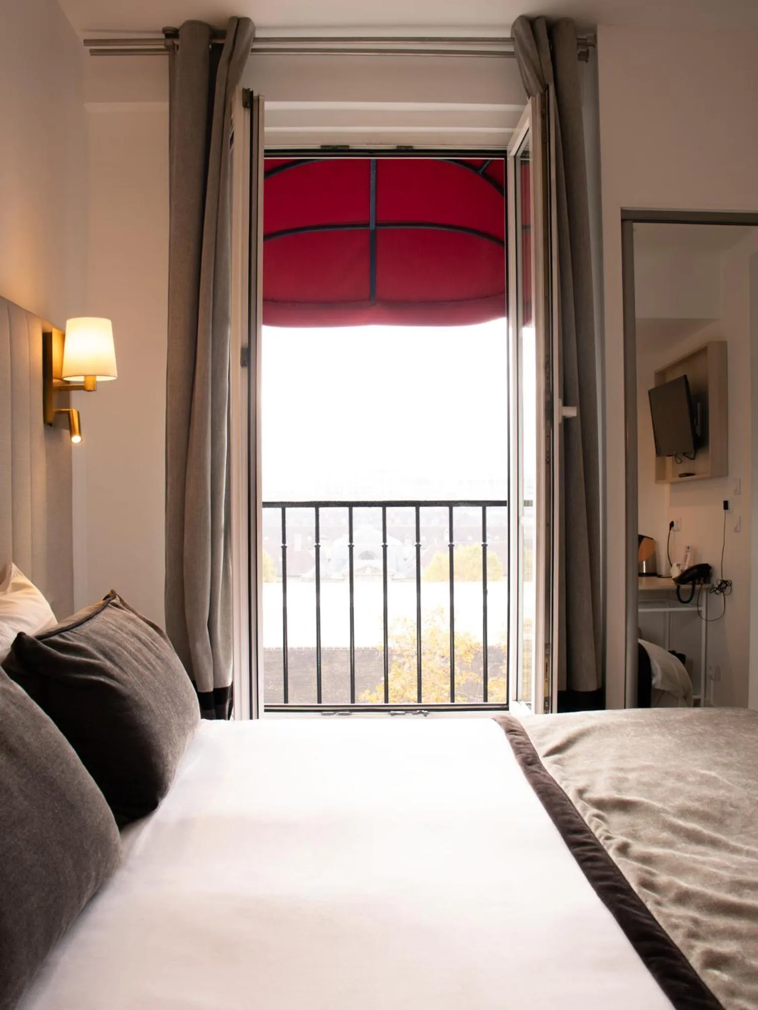 Bedroom, Bed in Hôtel Derby Eiffel