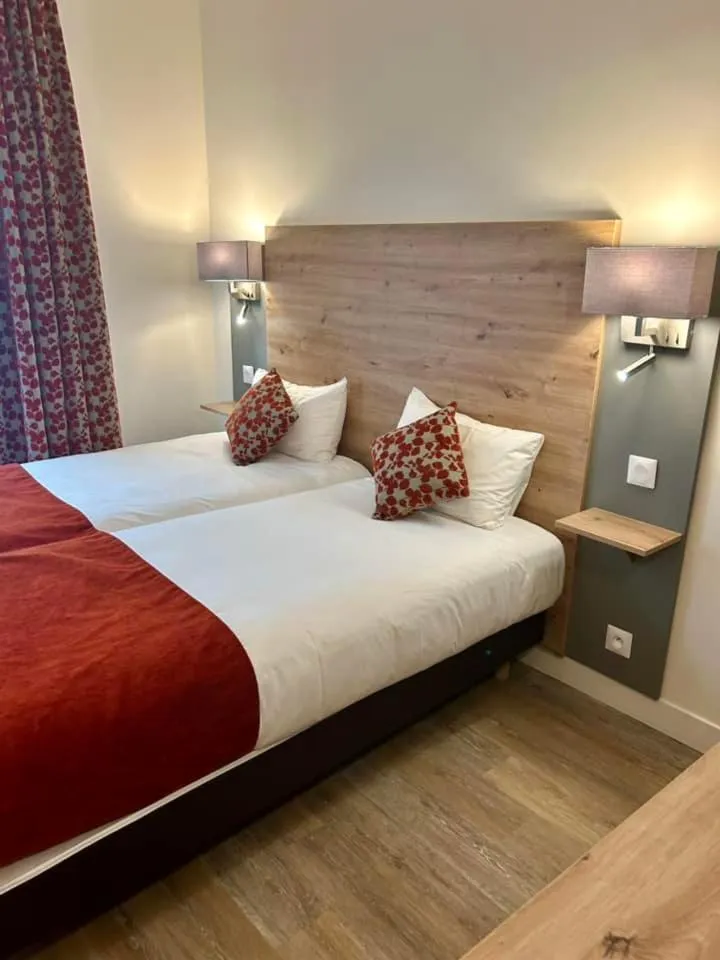 Bed in Hôtel Derby Eiffel