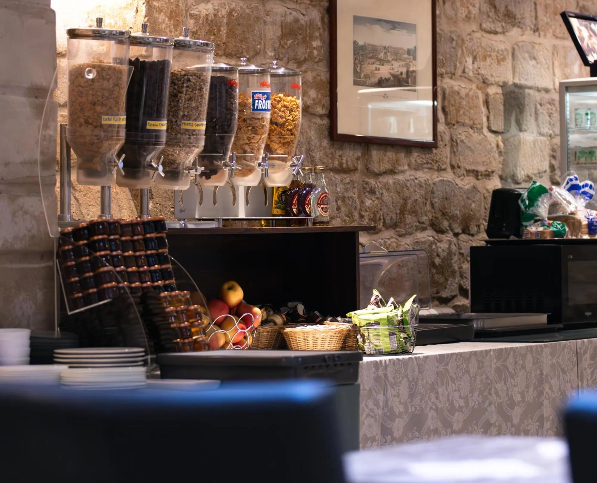 Breakfast in Hôtel Derby Eiffel