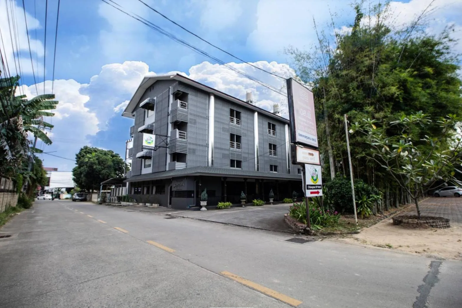 Property building in Chiangmai S.P. Hotel