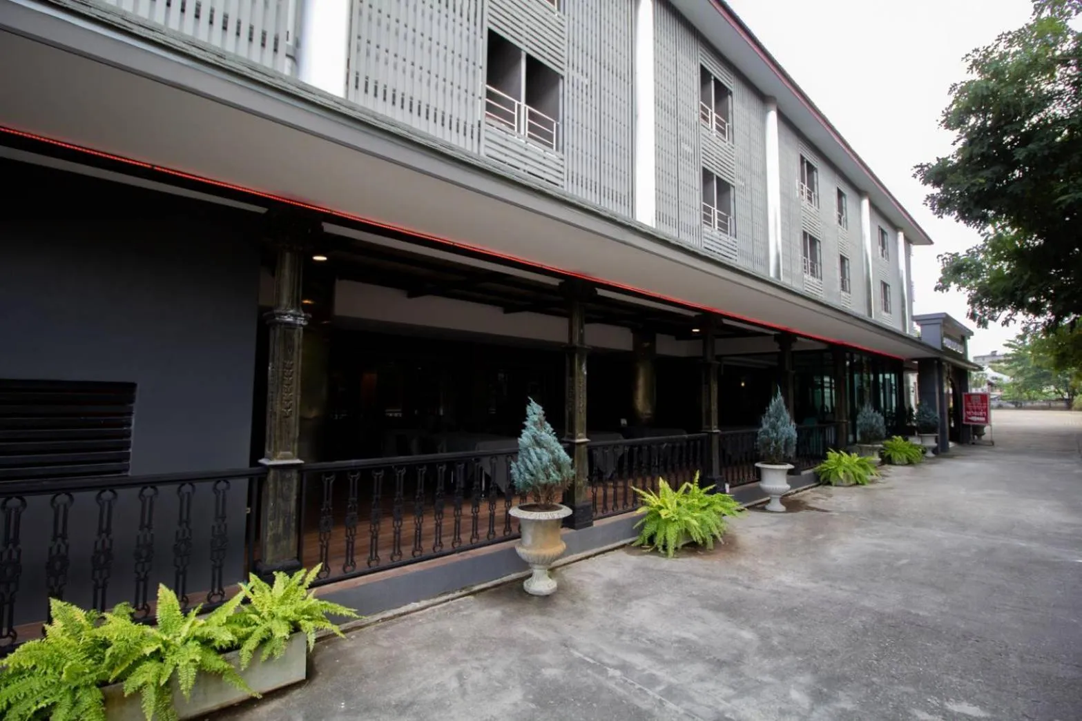 Property building in Chiangmai S.P. Hotel