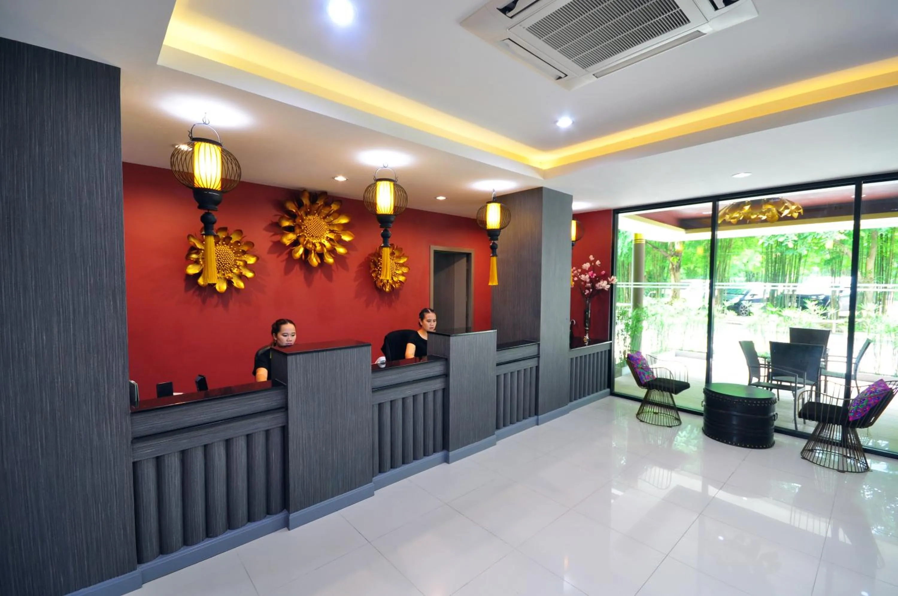 Lobby or reception in Chiangmai S.P. Hotel