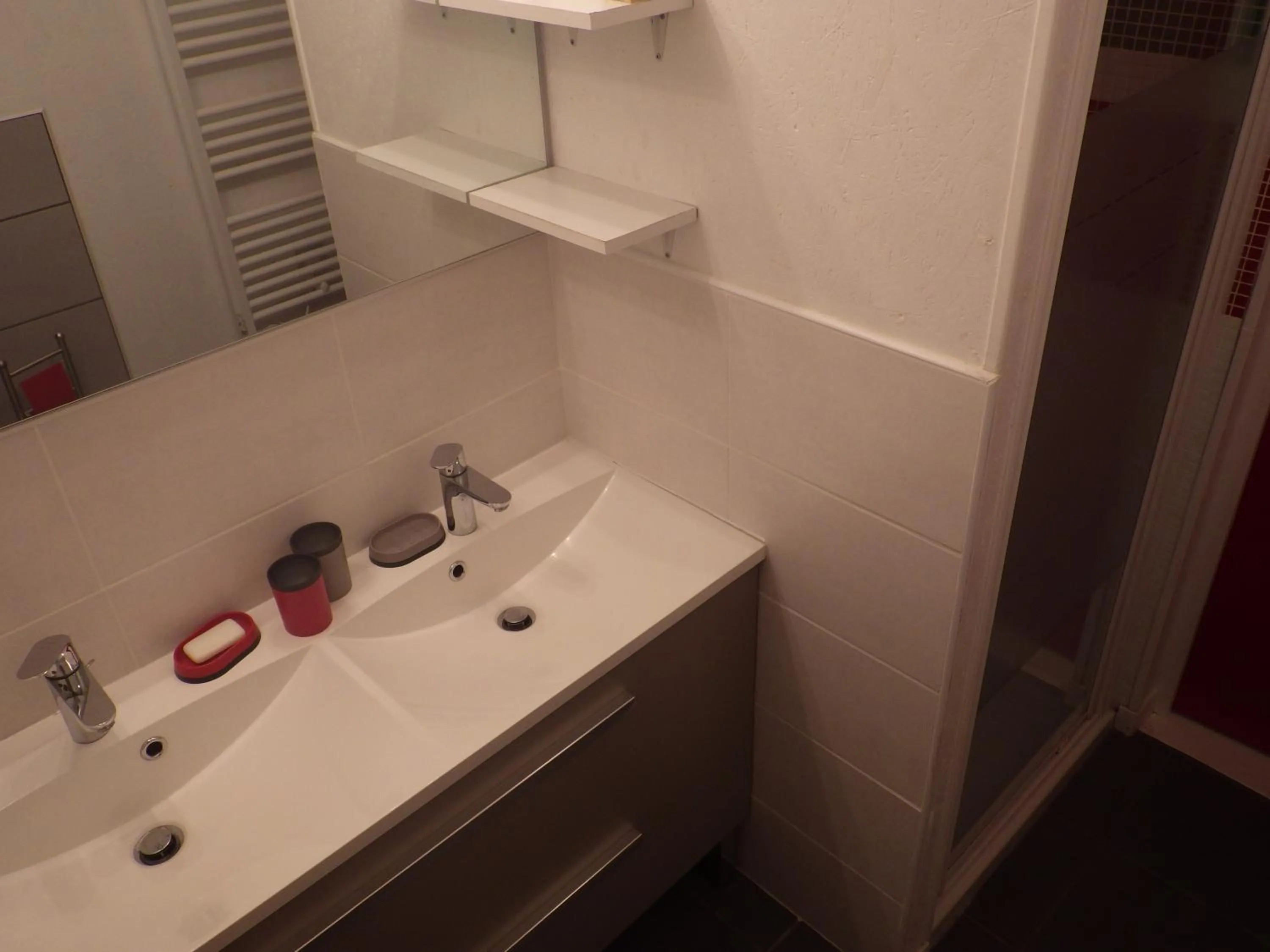 Bathroom in beau t2 tharon