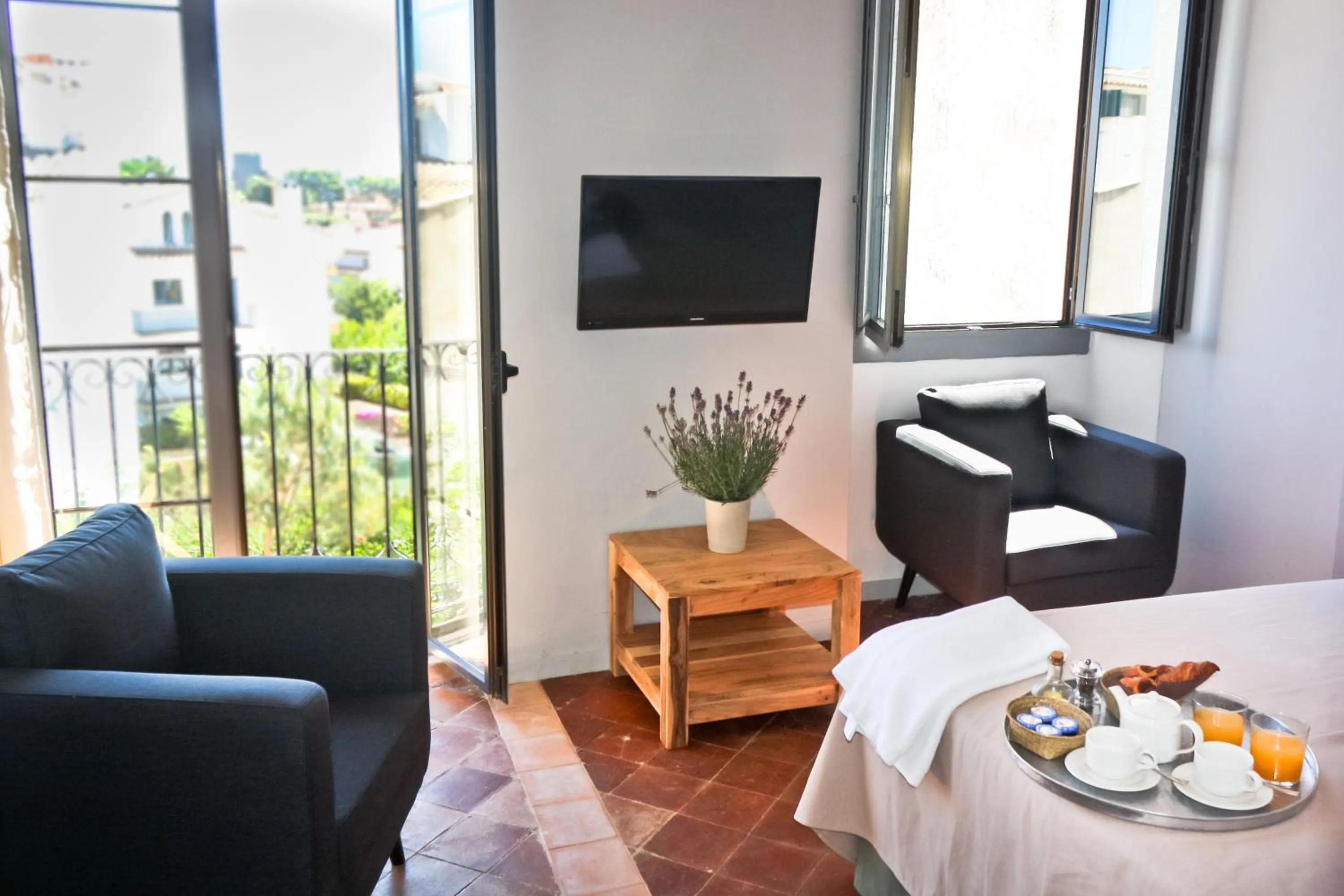 Photo of the whole room in Hotel Casa Calella