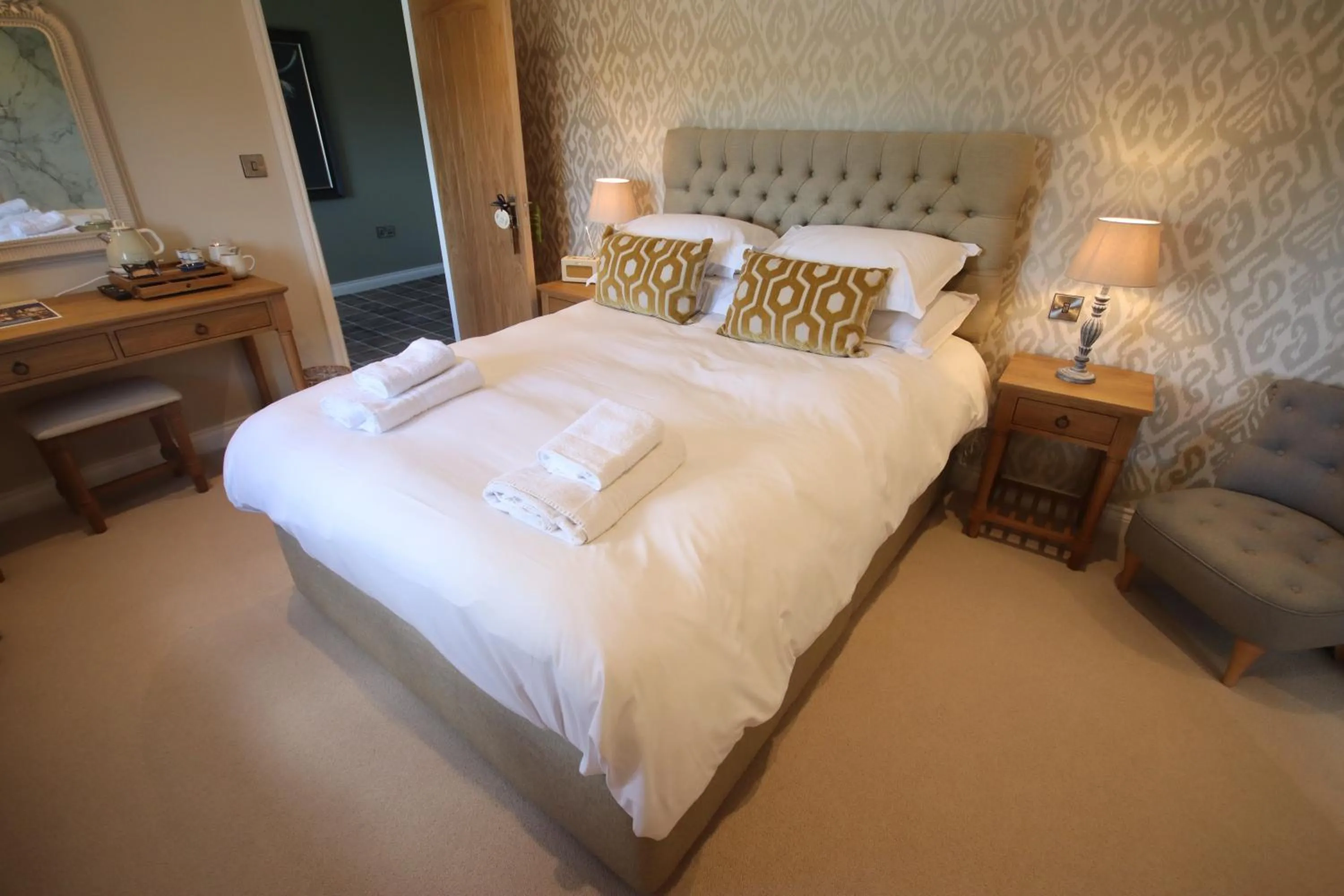 Bed in The Horseshoe Country Inn