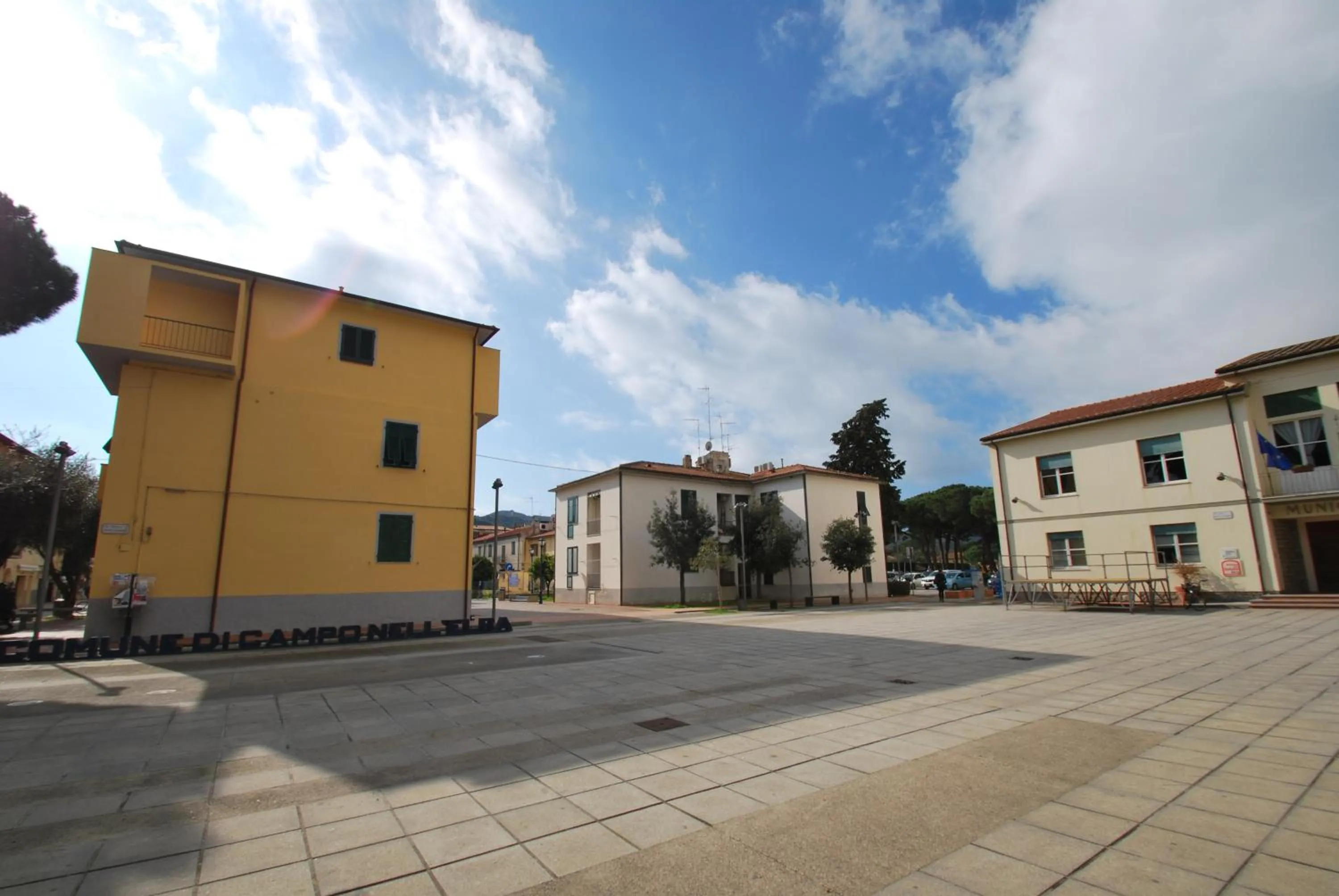 Facade/entrance in Appartamenti Olivo - 100 mt dal mare con aria condizionata