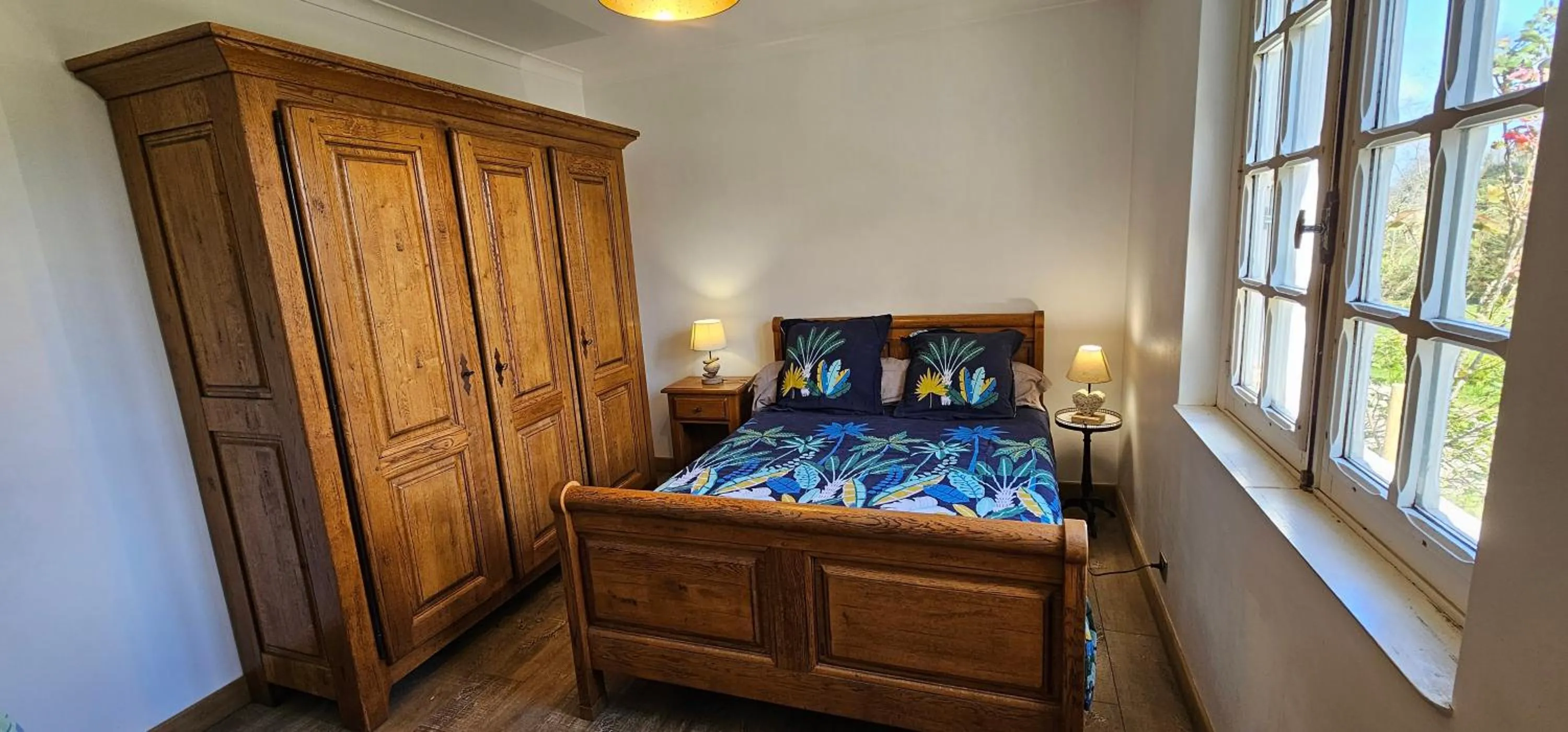 Bed in Chez Renée et Raynal B&B