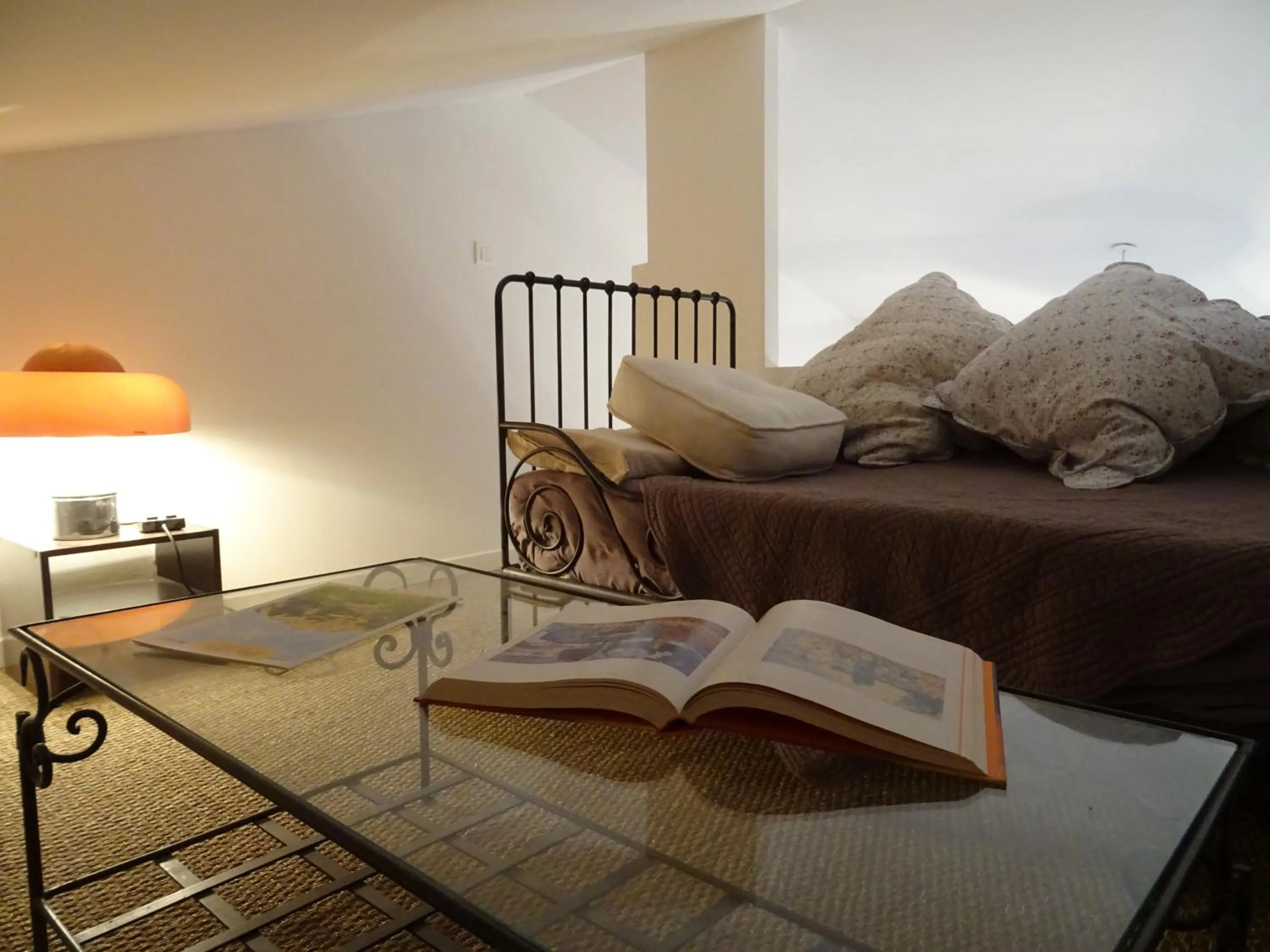 Bedroom in Les Jardins d'Eleusis