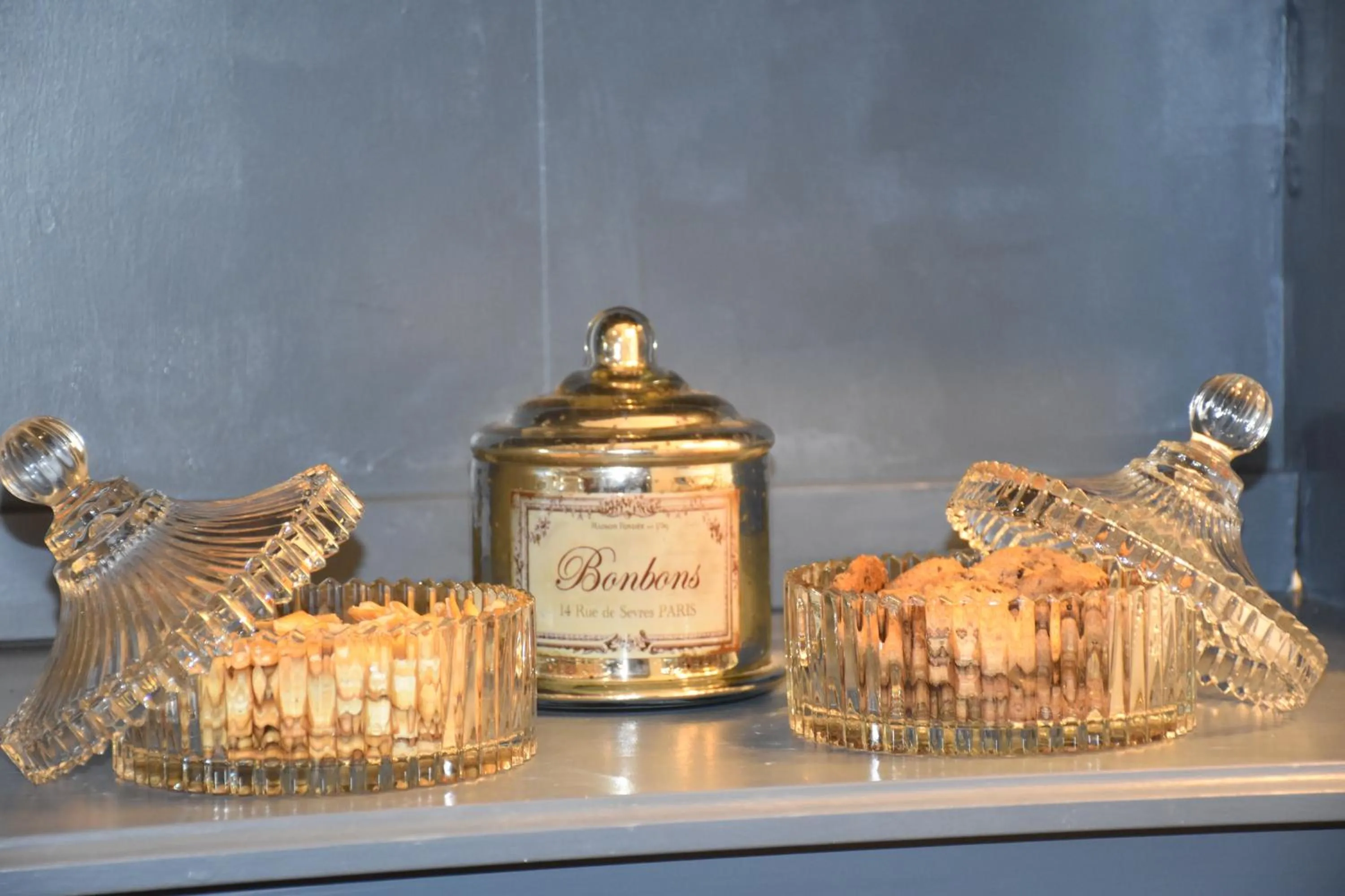 Decorative detail in Les Jardins d'Eleusis