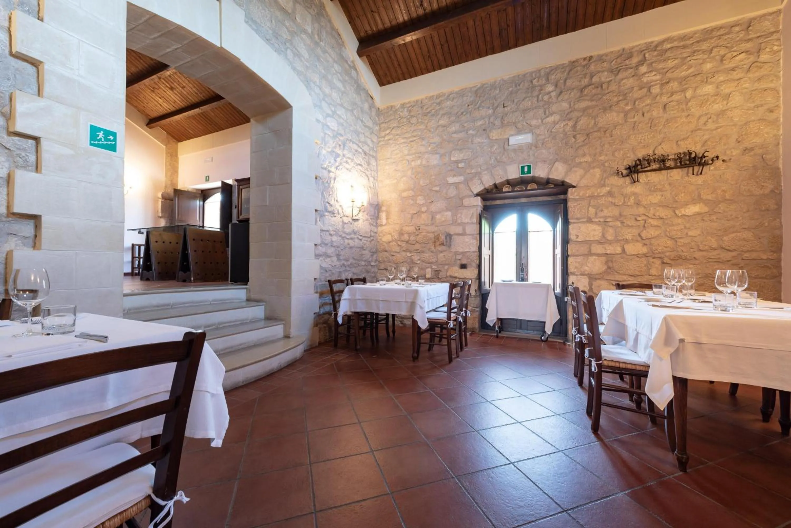 Restaurant/places to eat in Relais Torre Marabino