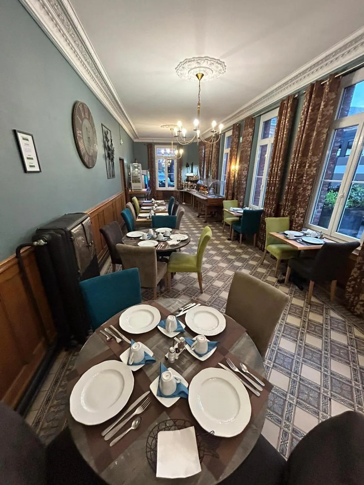 Breakfast in Hôtel & Appartements Le Florence