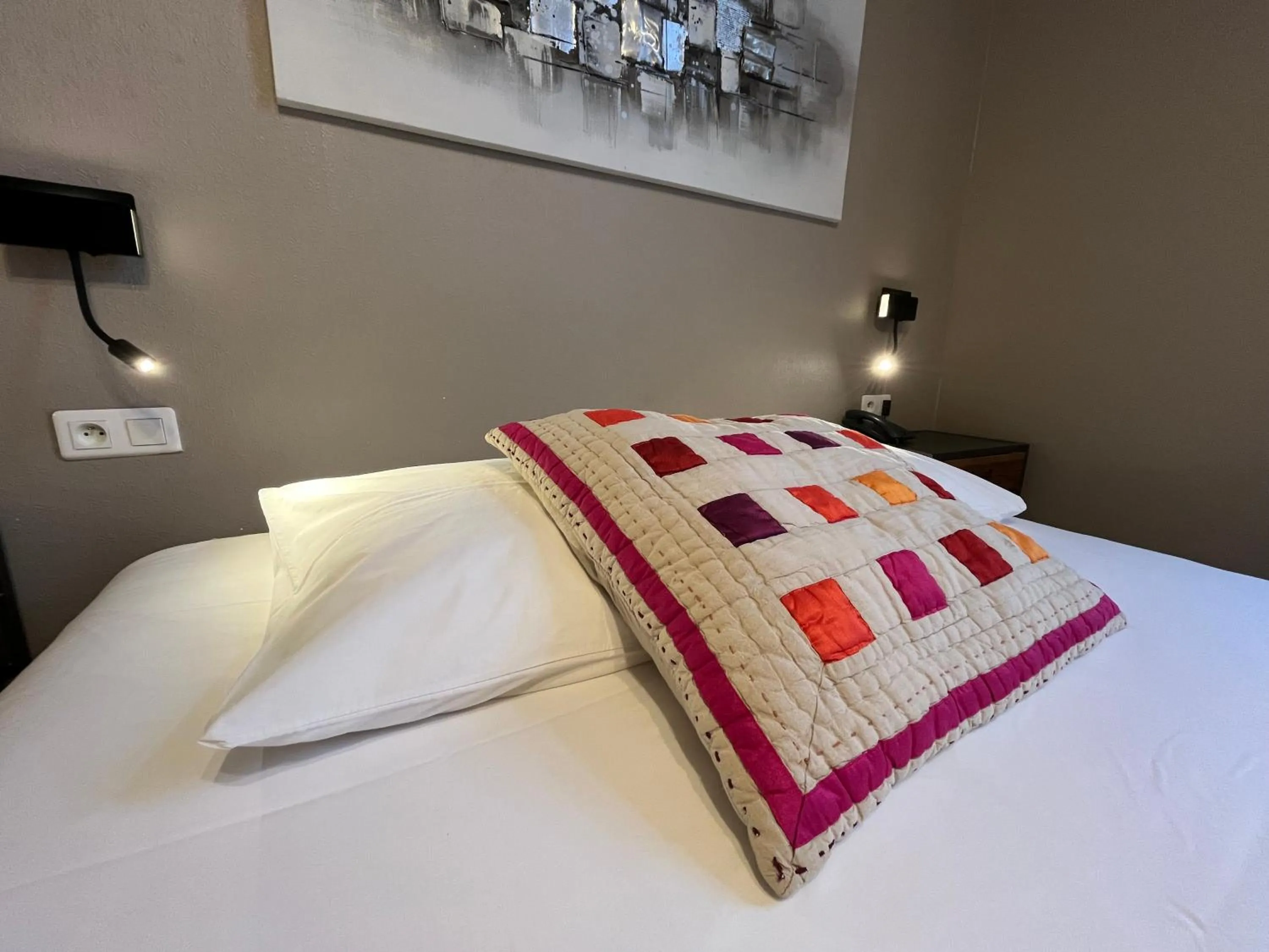 Bed in Hôtel & Appartements Le Florence