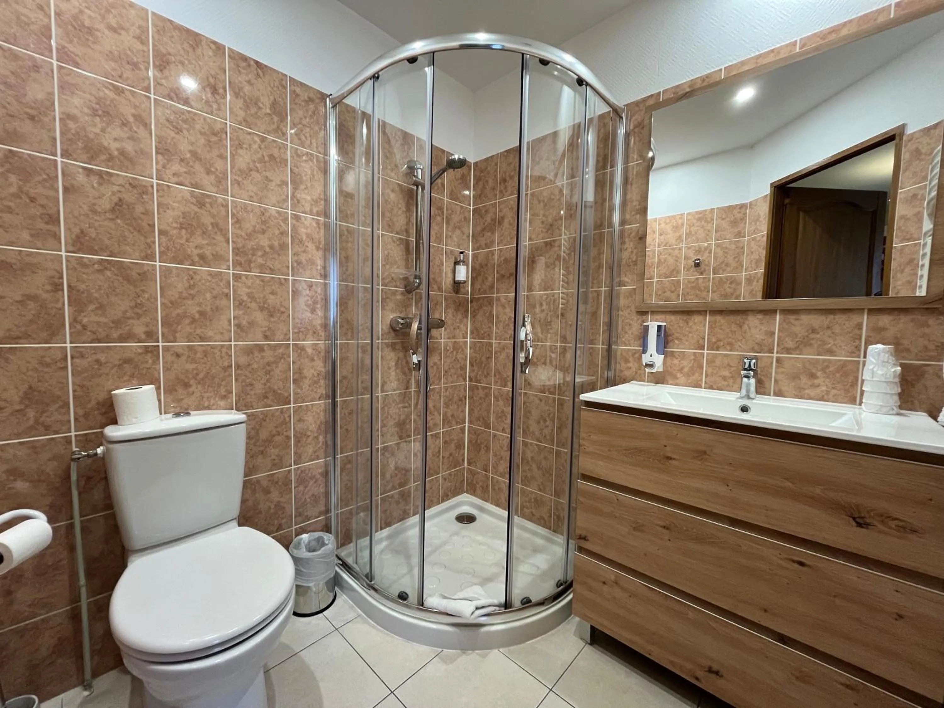 Bathroom in Hôtel & Appartements Le Florence