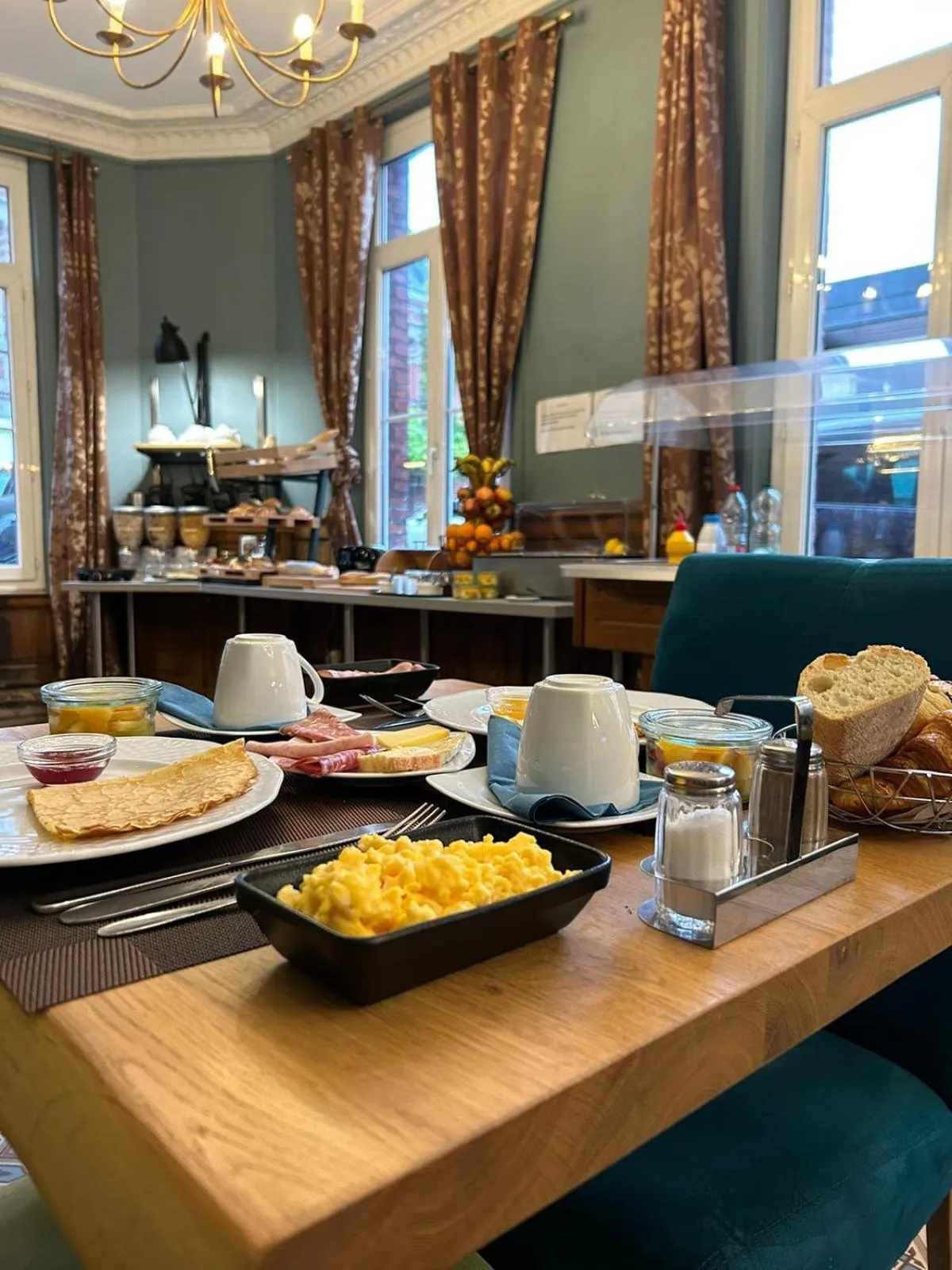 Breakfast in Hôtel & Appartements Le Florence