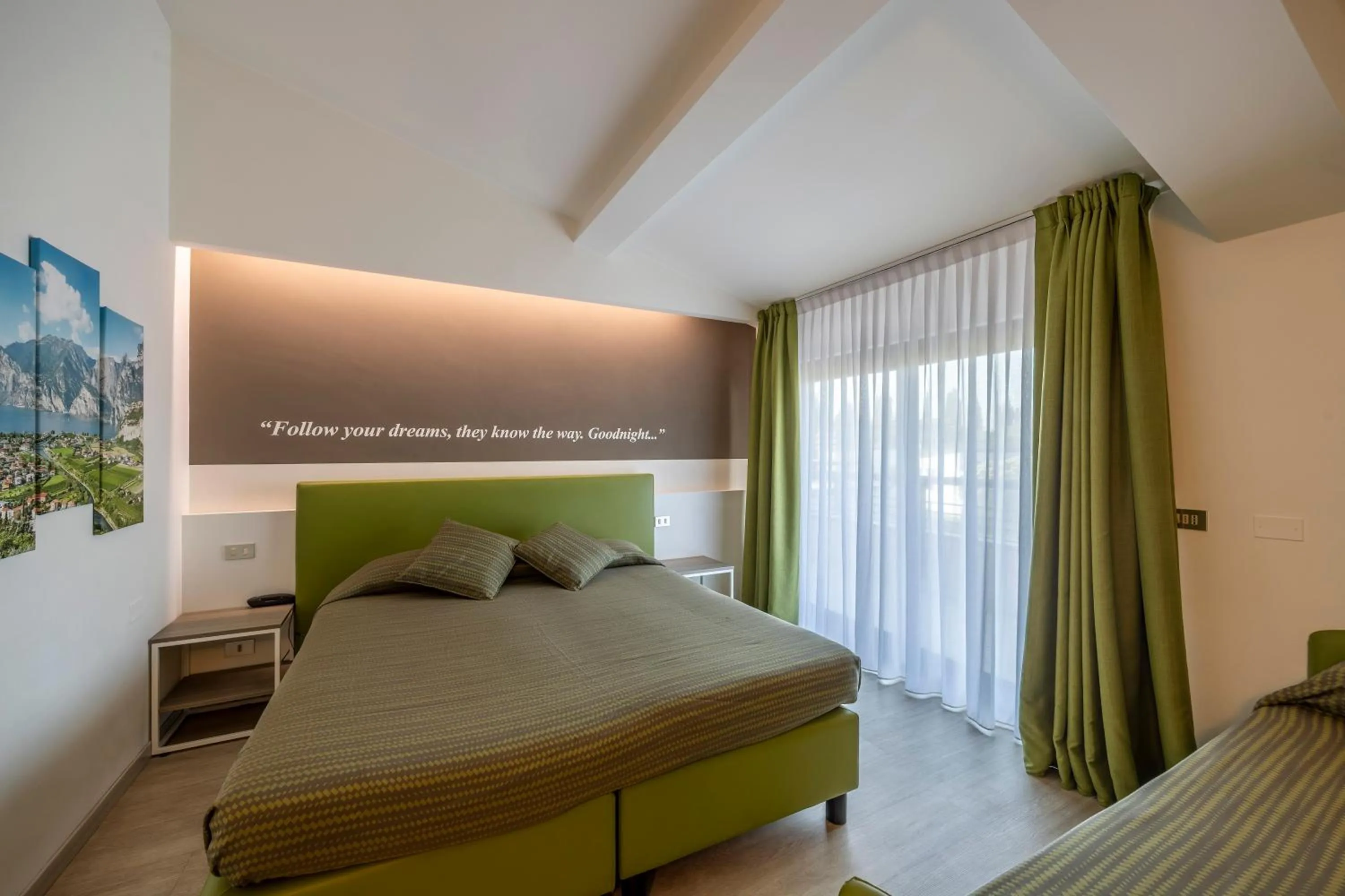 Photo of the whole room, Bed in Hotel Ideal