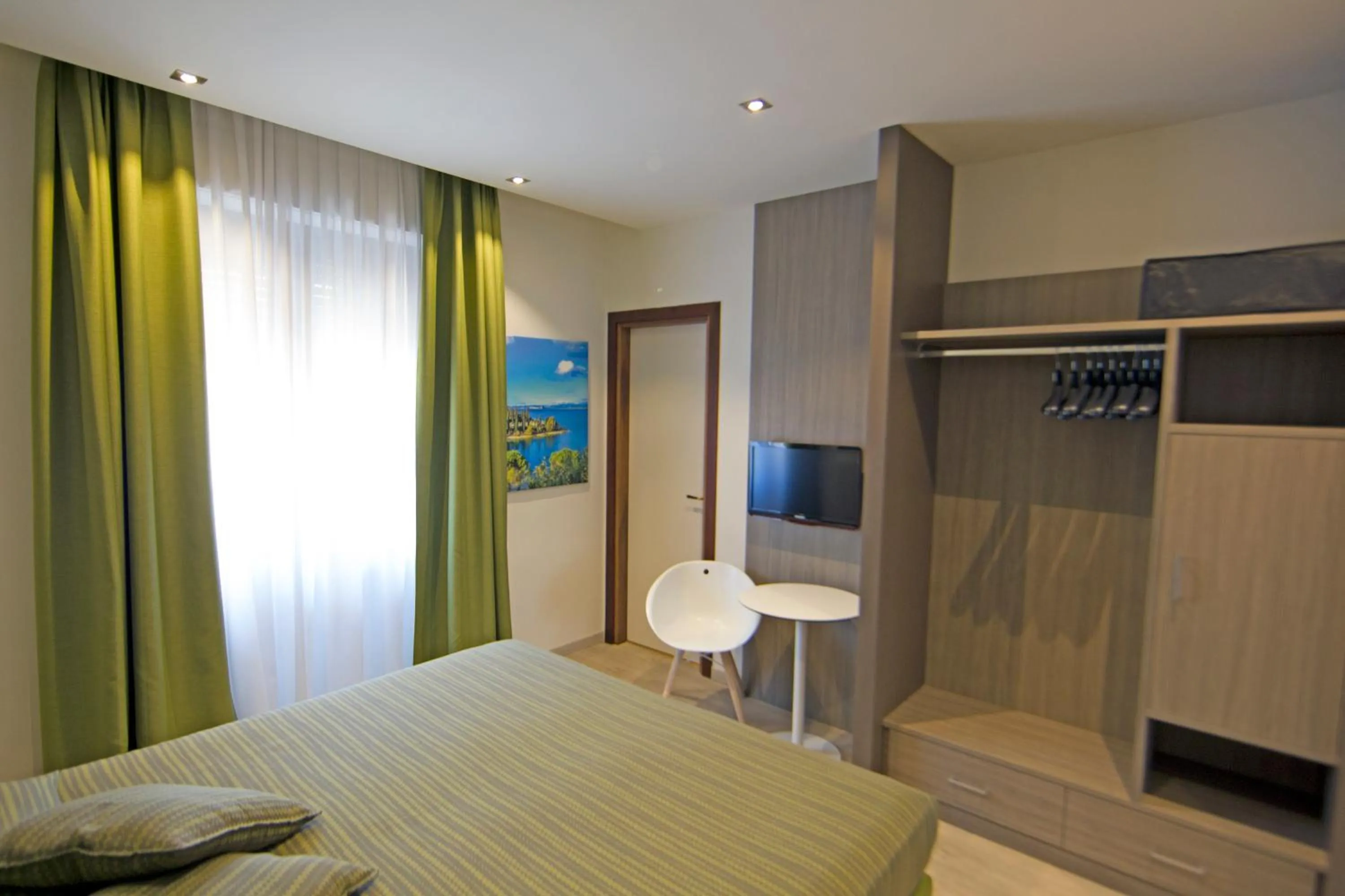 Bedroom, Bed in Hotel Ideal