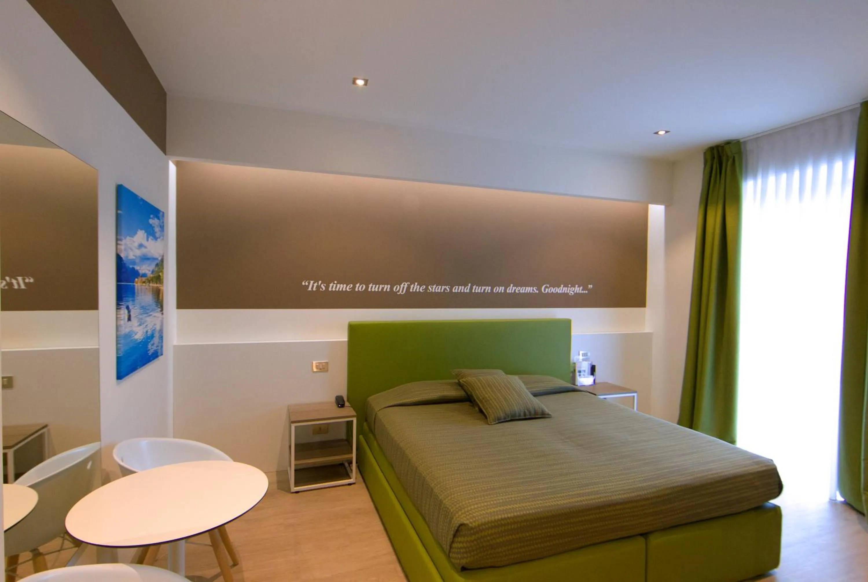 Bedroom, Bed in Hotel Ideal