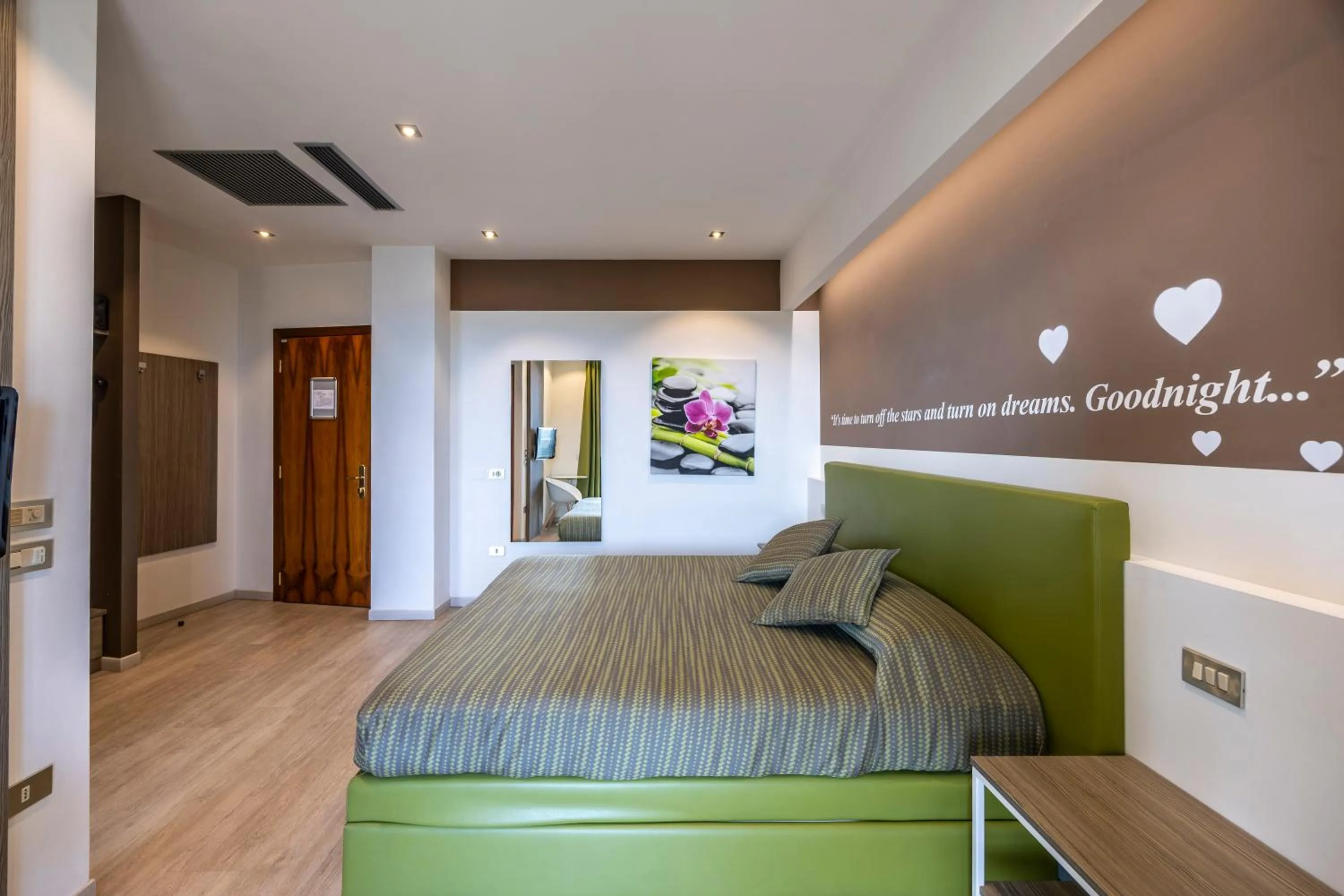 Photo of the whole room, Bed in Hotel Ideal