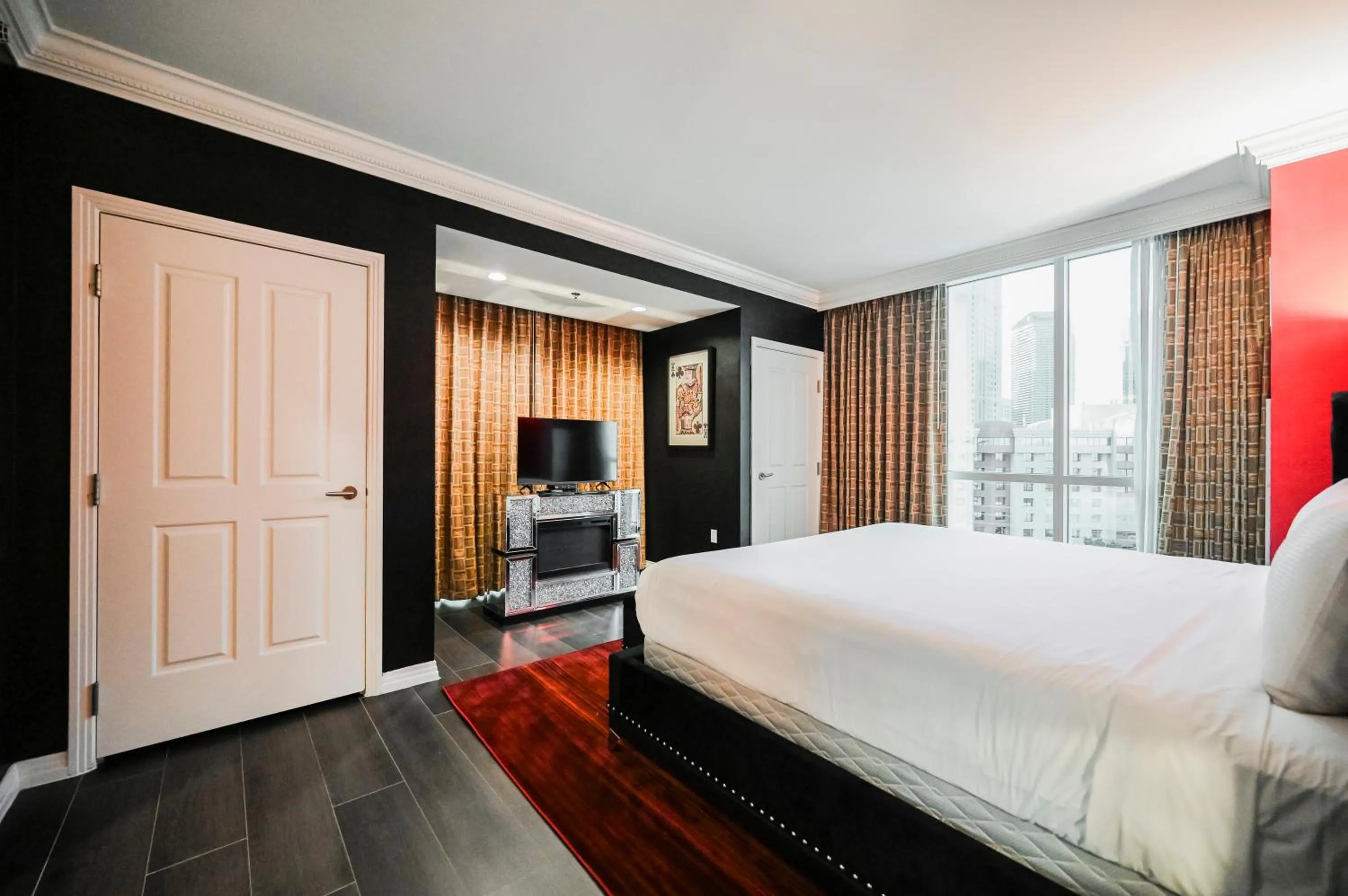 Bedroom, Bed in Signature Rental by Owner Direct