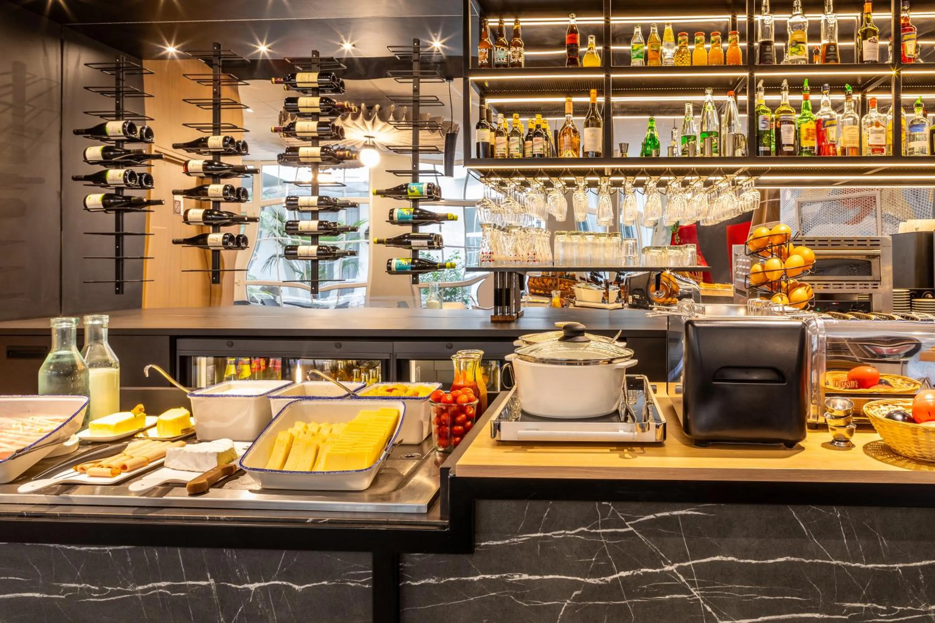 Breakfast in ibis Paris Ornano Montmartre Nord 18ème