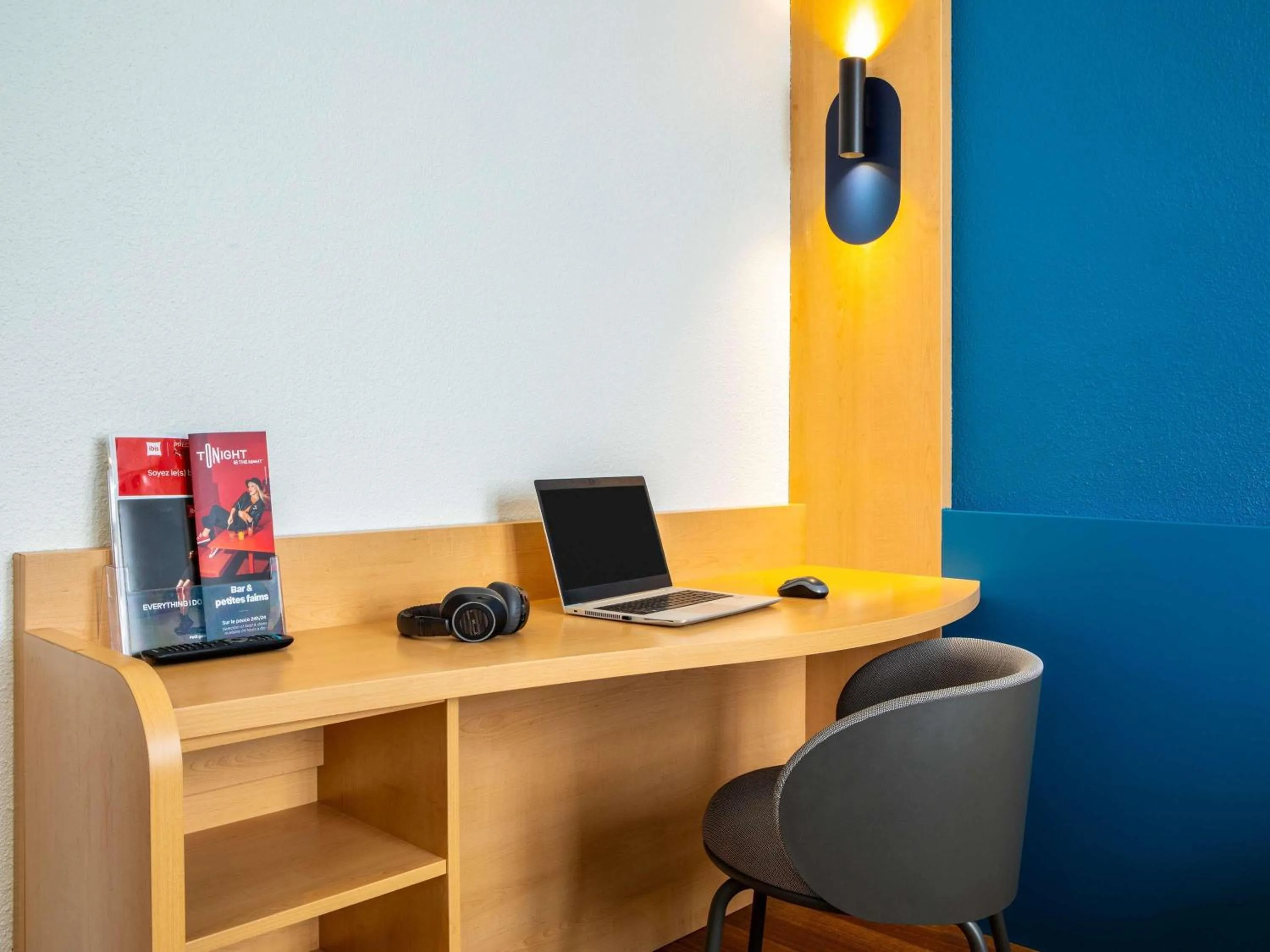 Bedroom in ibis Paris Ornano Montmartre Nord 18ème