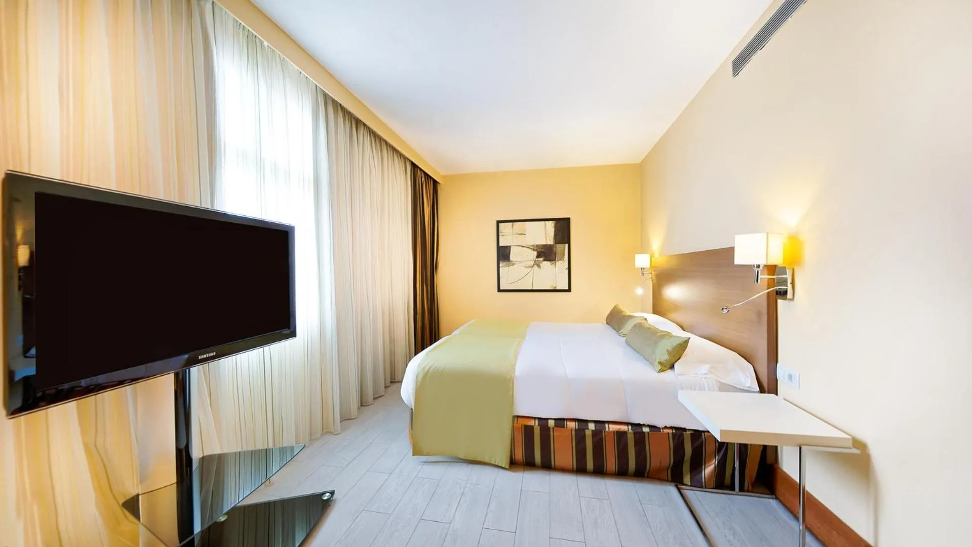 Bedroom, Bed in Bull Astoria