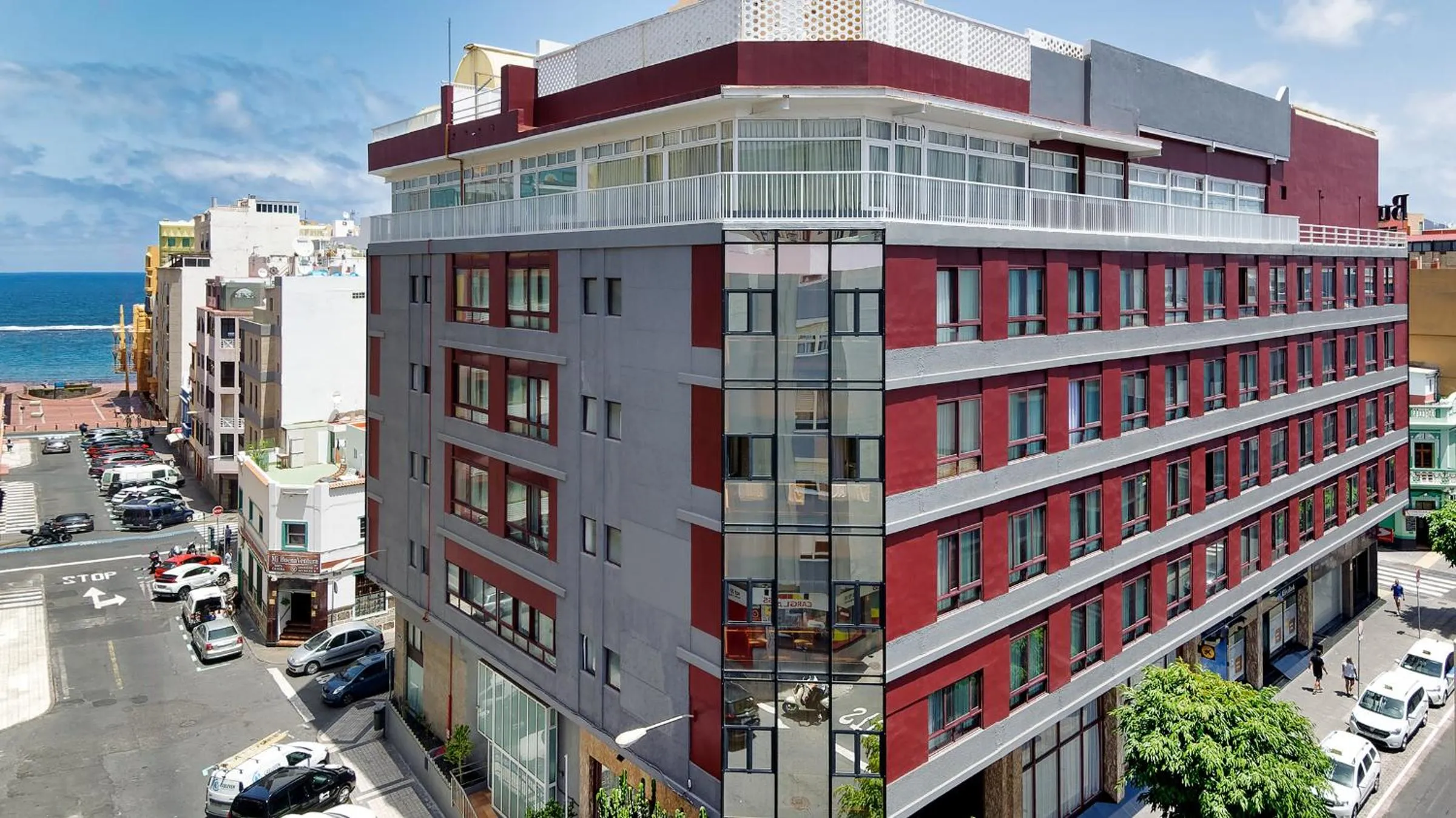 Property building in Bull Astoria